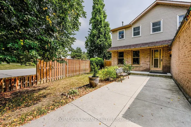 2 Mayberry Crt, Brampton 4