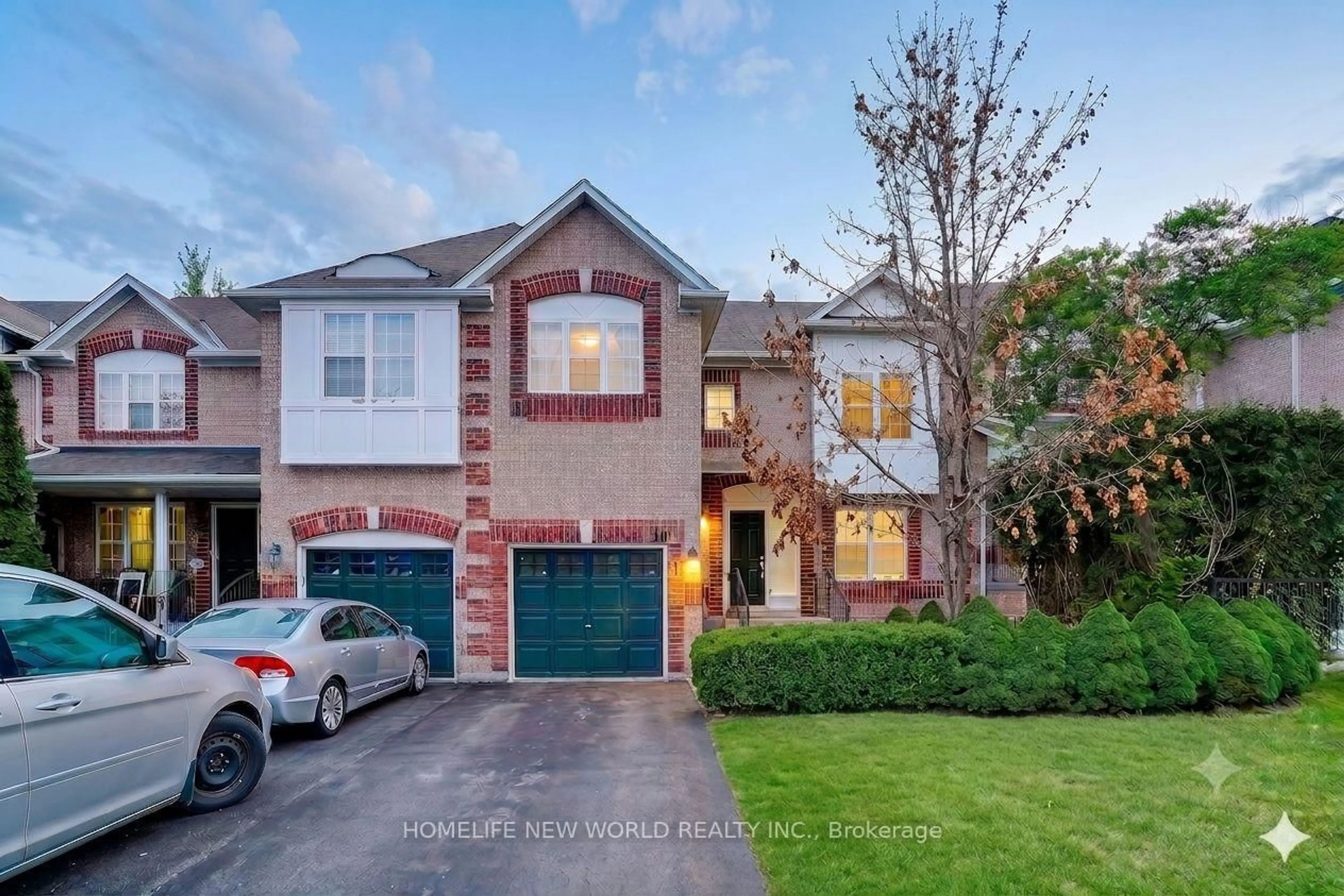 Home with brick exterior material, street for 199 Hillcrest Ave #10, Mississauga Ontario L5B 4L5