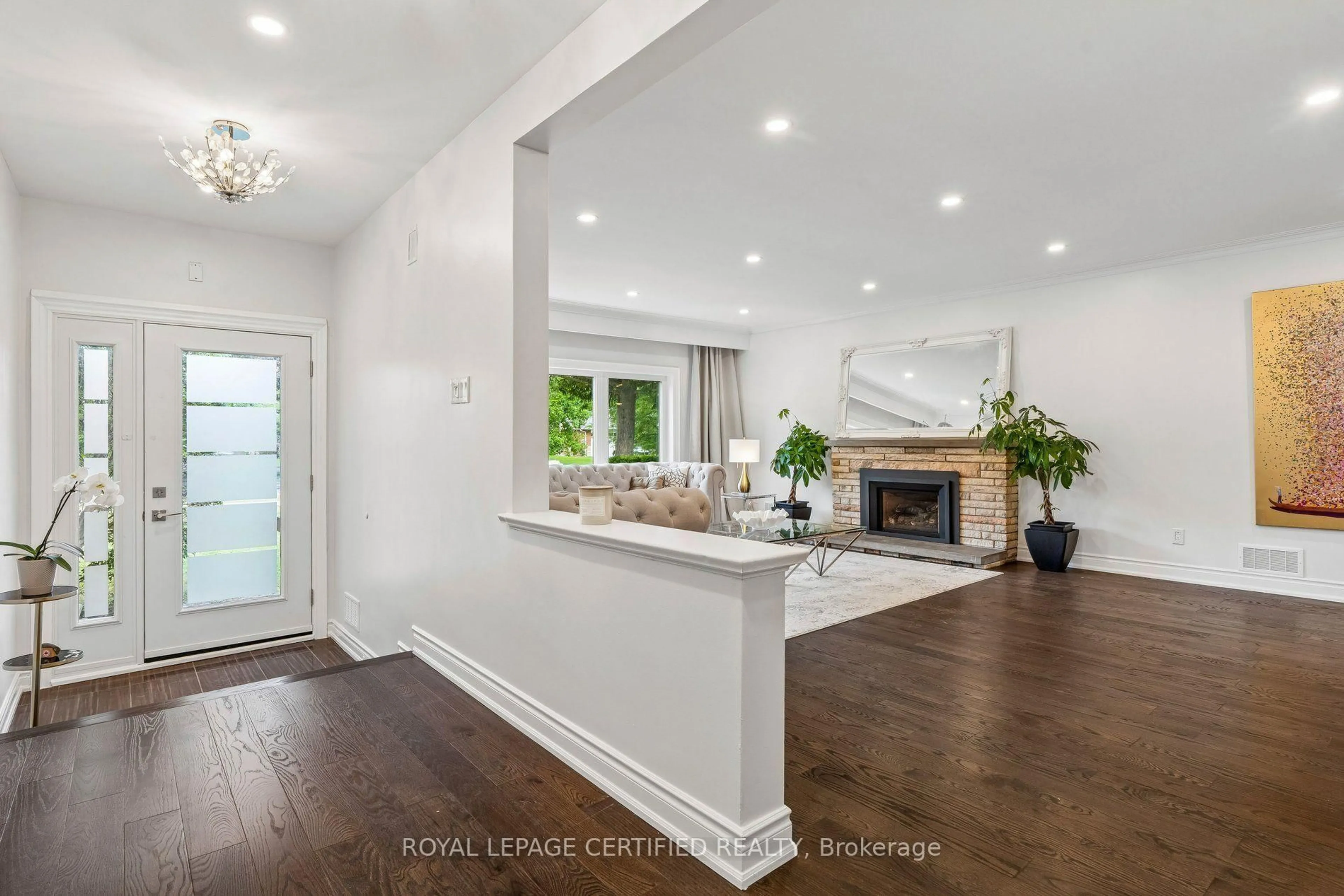 Open concept kitchen, unknown for 462 The Kingsway, Toronto Ontario M9A 3W4