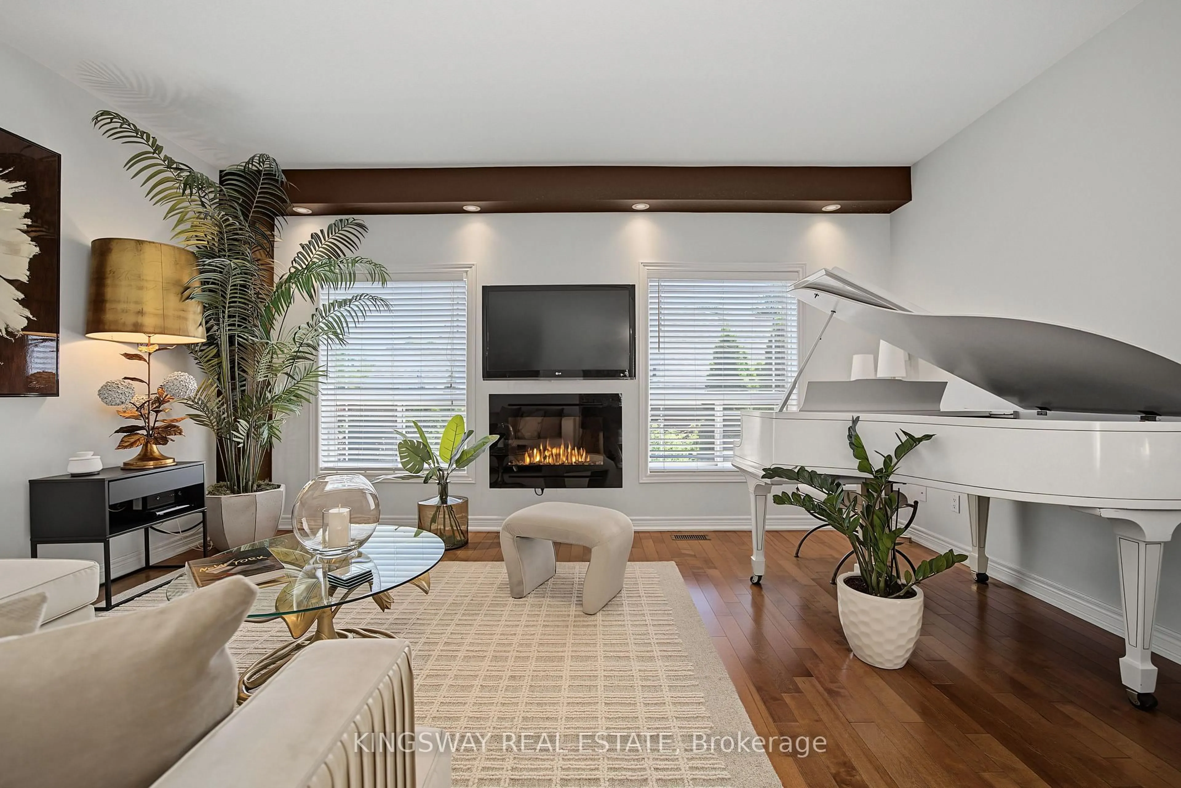 Living room with furniture, unknown for 218 Plains Rd #11, Burlington Ontario L7T 2C3