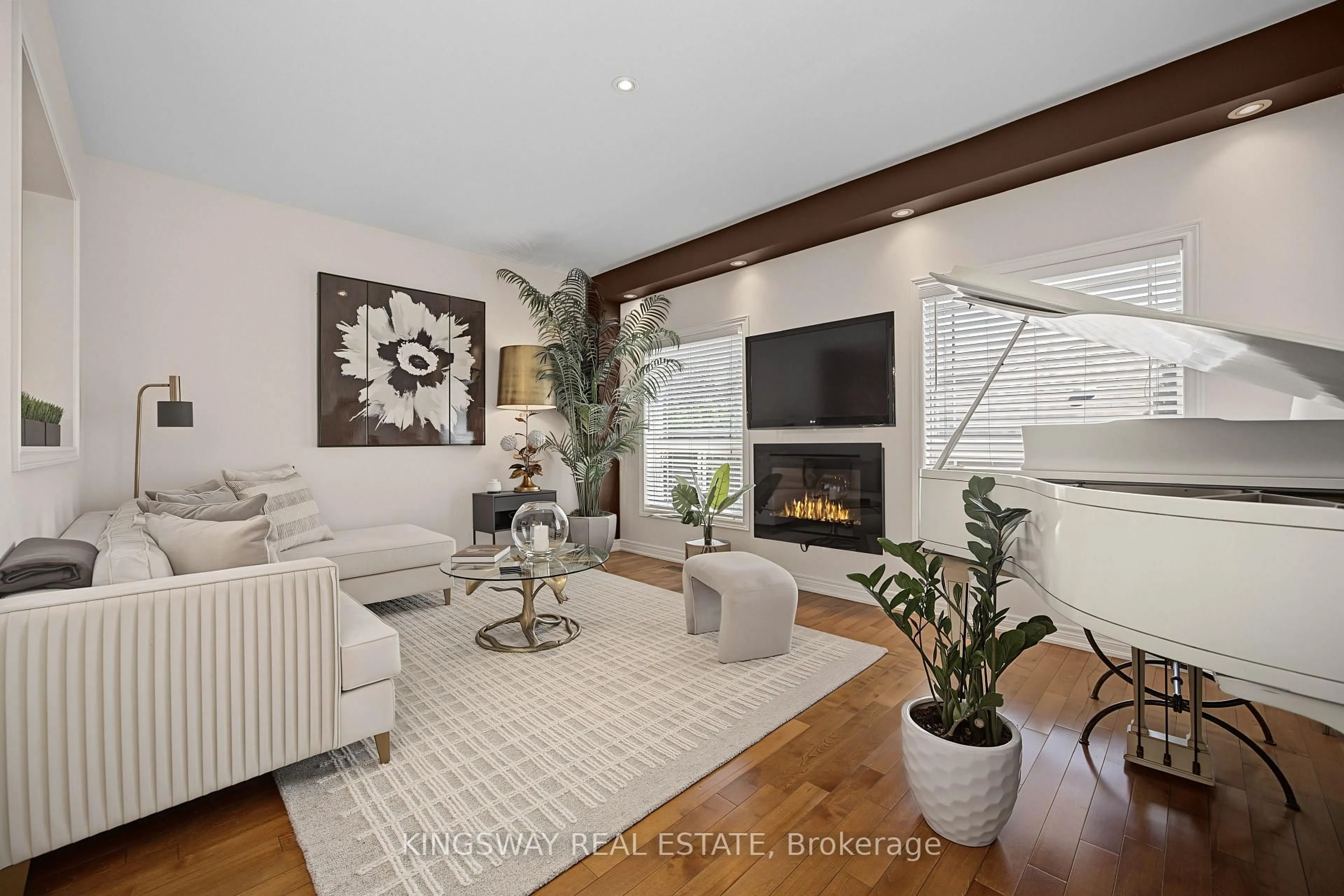 Living room with furniture, wood/laminate floor for 218 Plains Rd #11, Burlington Ontario L7T 2C3