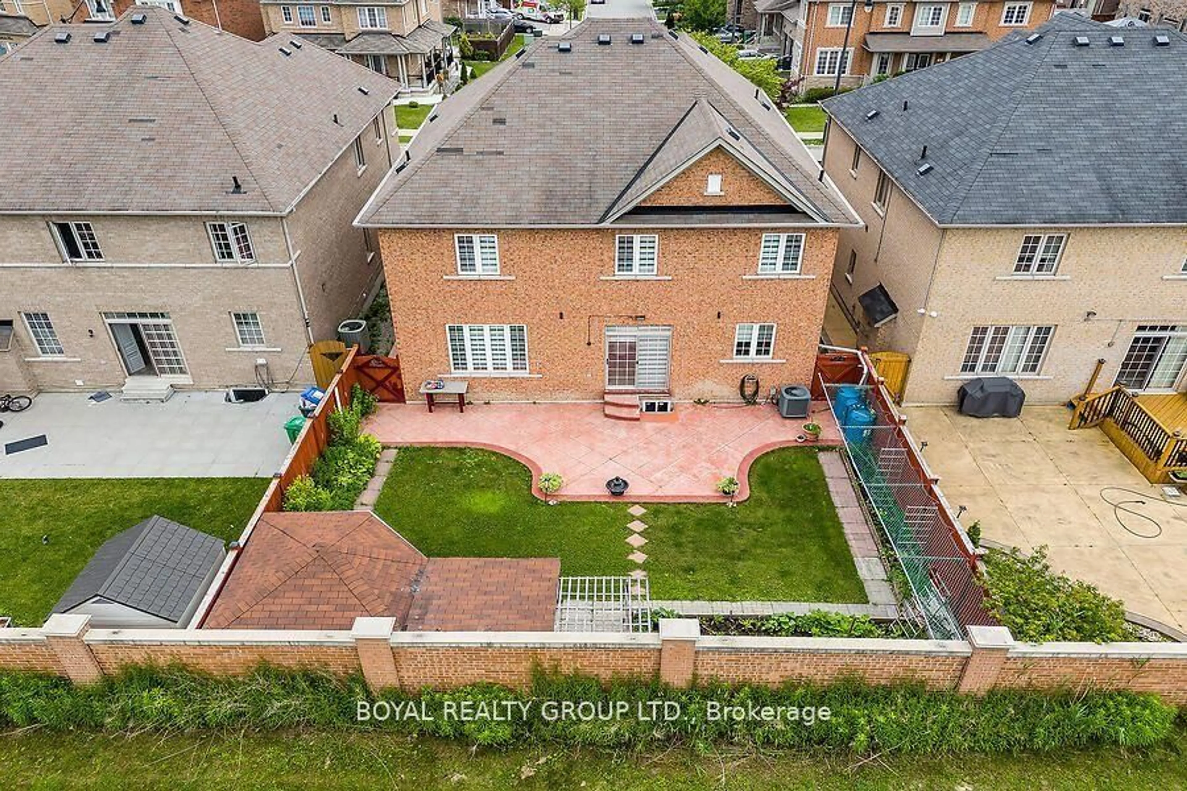 A pic from outside/outdoor area/front of a property/back of a property/a pic from drone, street for 80 Sleightholme Cres, Brampton Ontario L6P 3E7