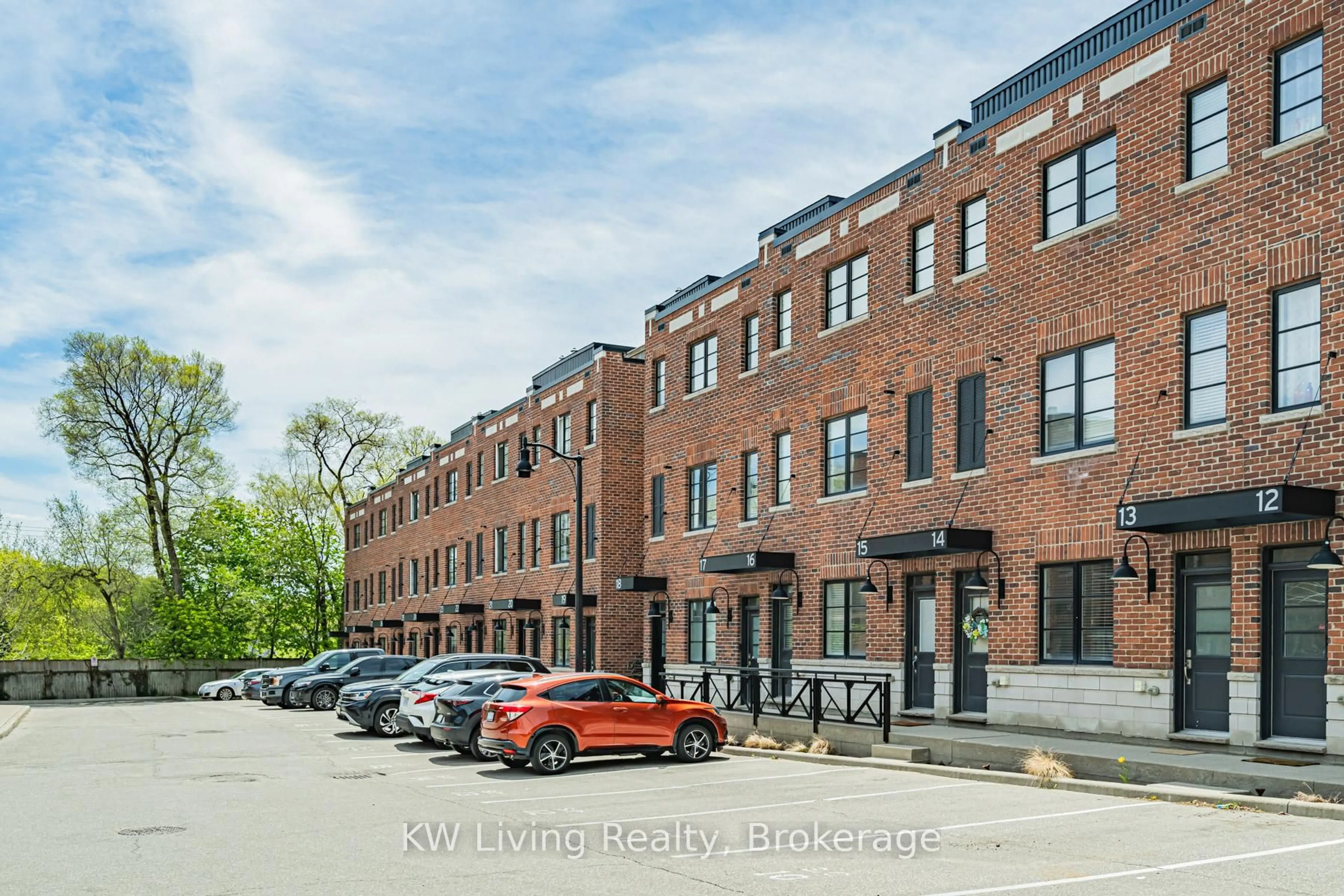 Unknown for 70 Plains Rd #18, Burlington Ontario L7T 1E9