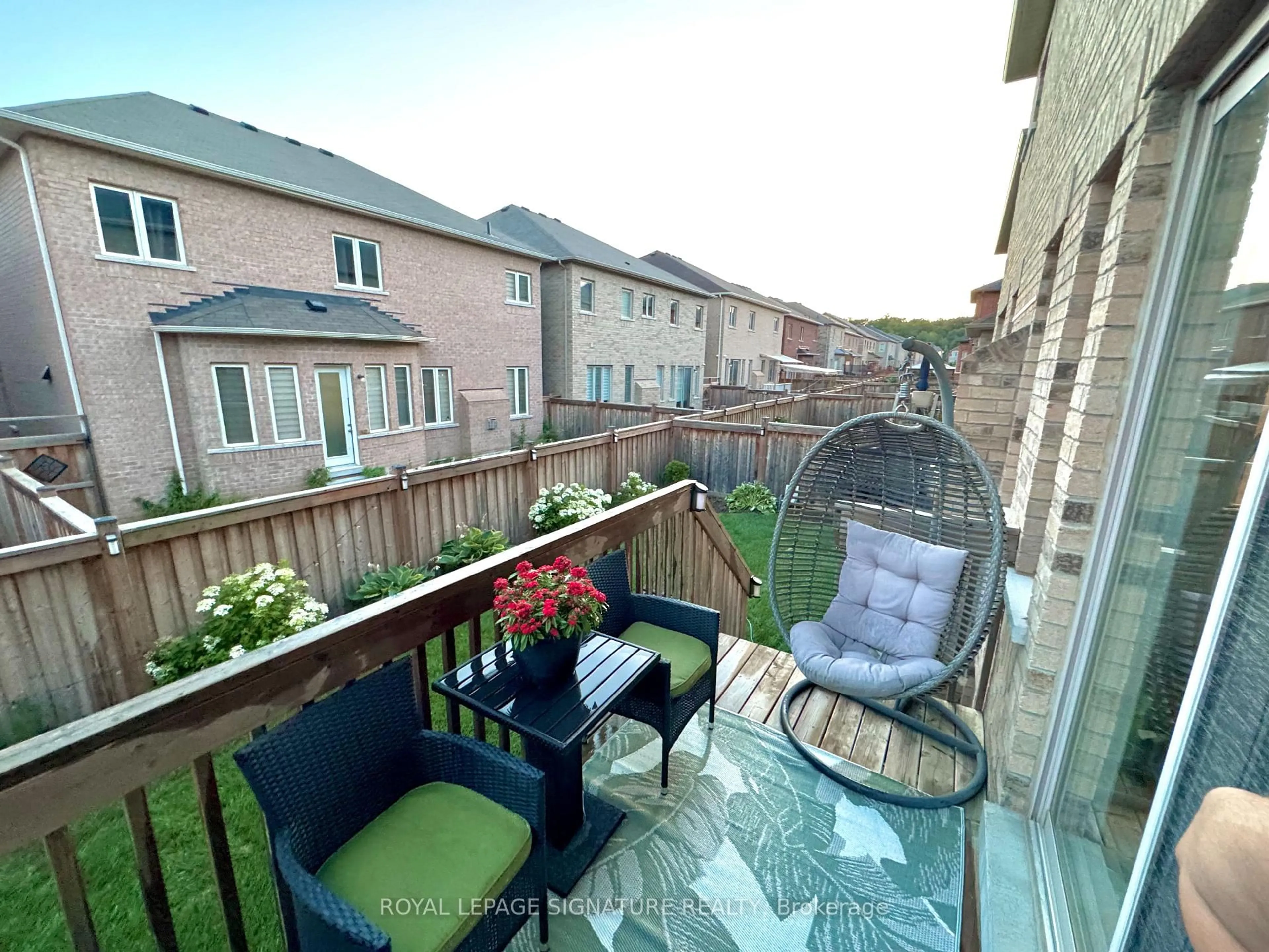 Patio, street for 3184 Meadow Marsh Cres, Oakville Ontario L6H 0T2