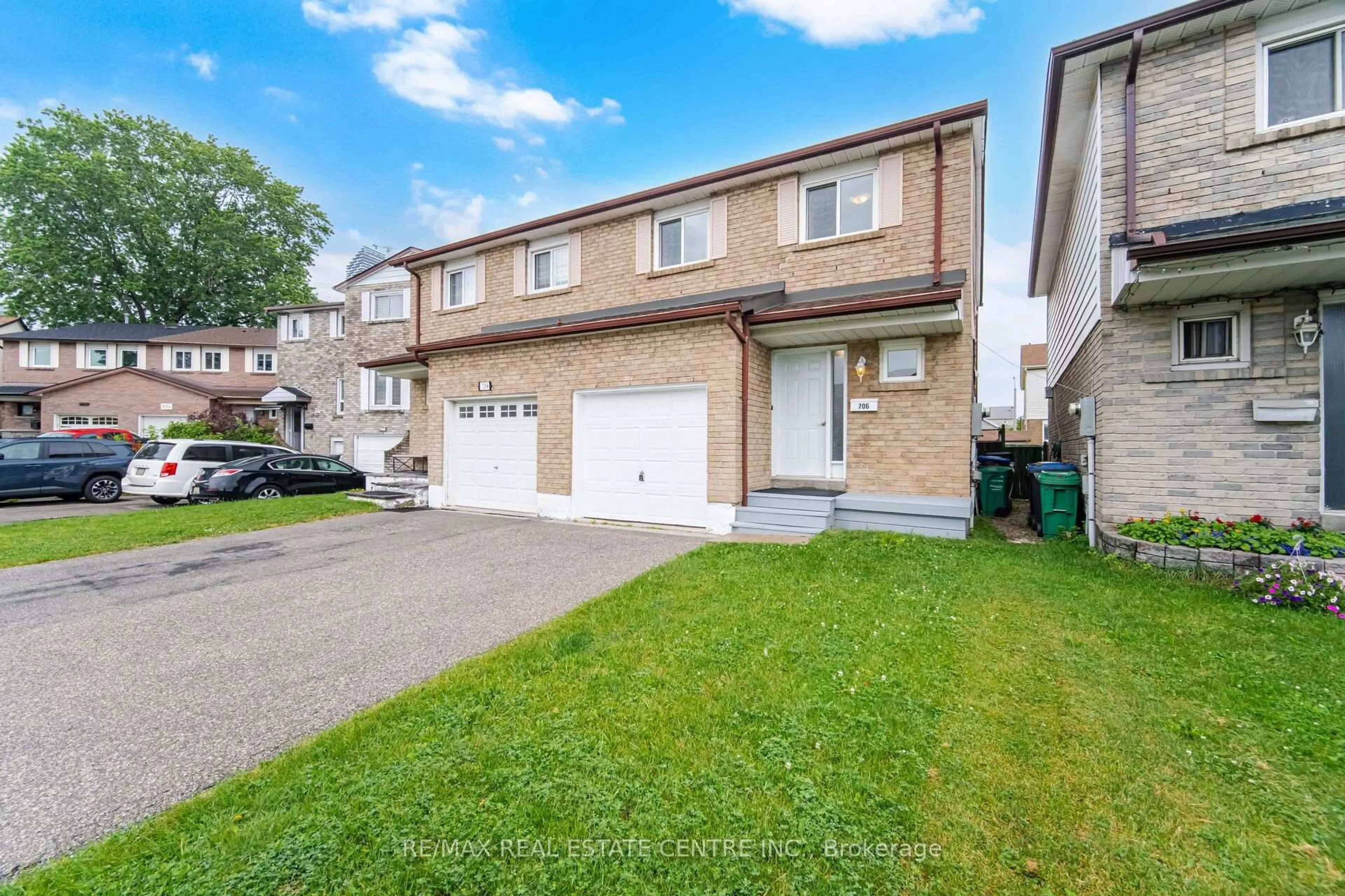 Unknown for 706 Carrying Pl, Mississauga Ontario L5C 3W6