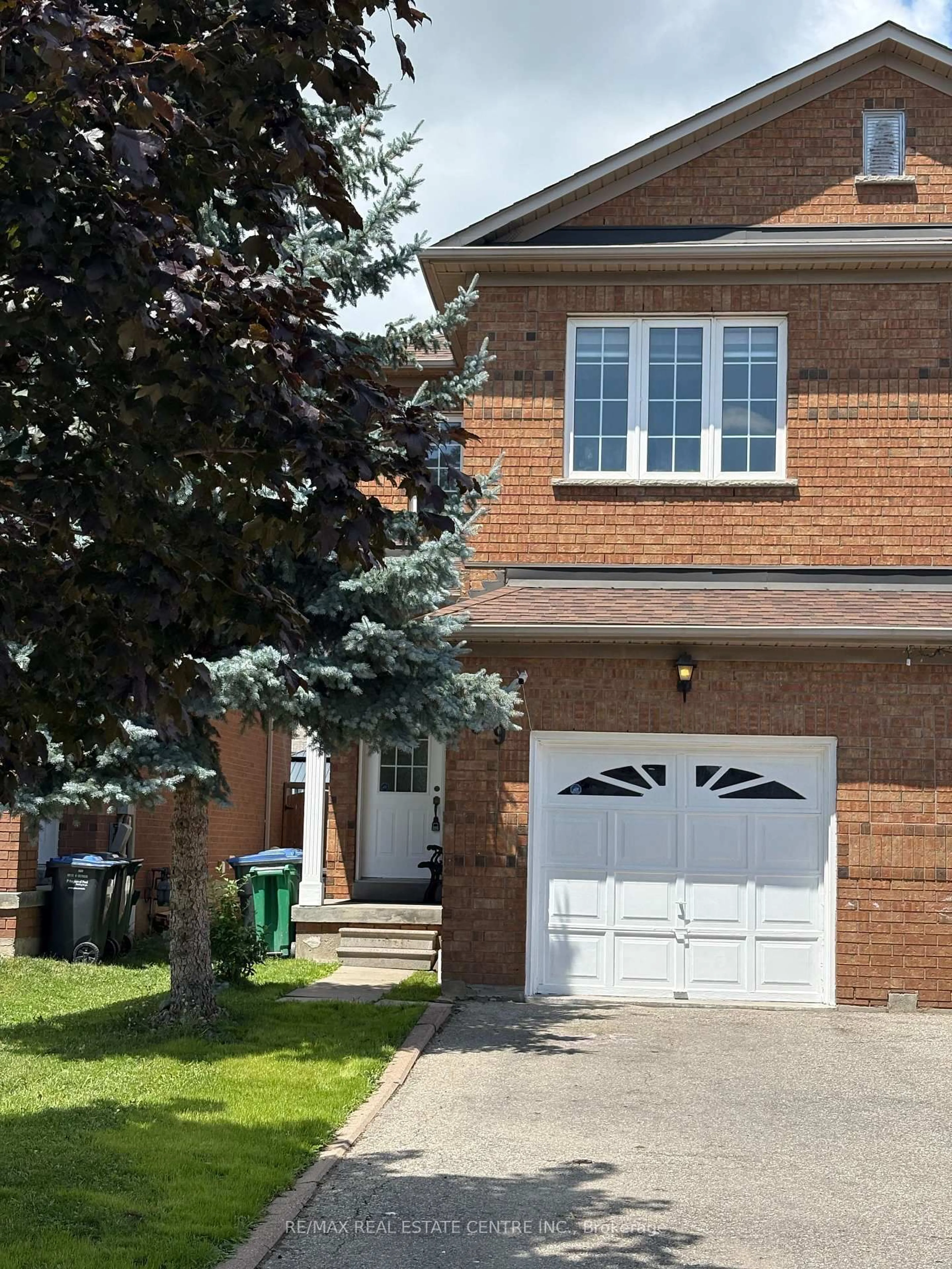 Home with brick exterior material, street for 799 Ledbury Cres, Mississauga Ontario L5V 2P9