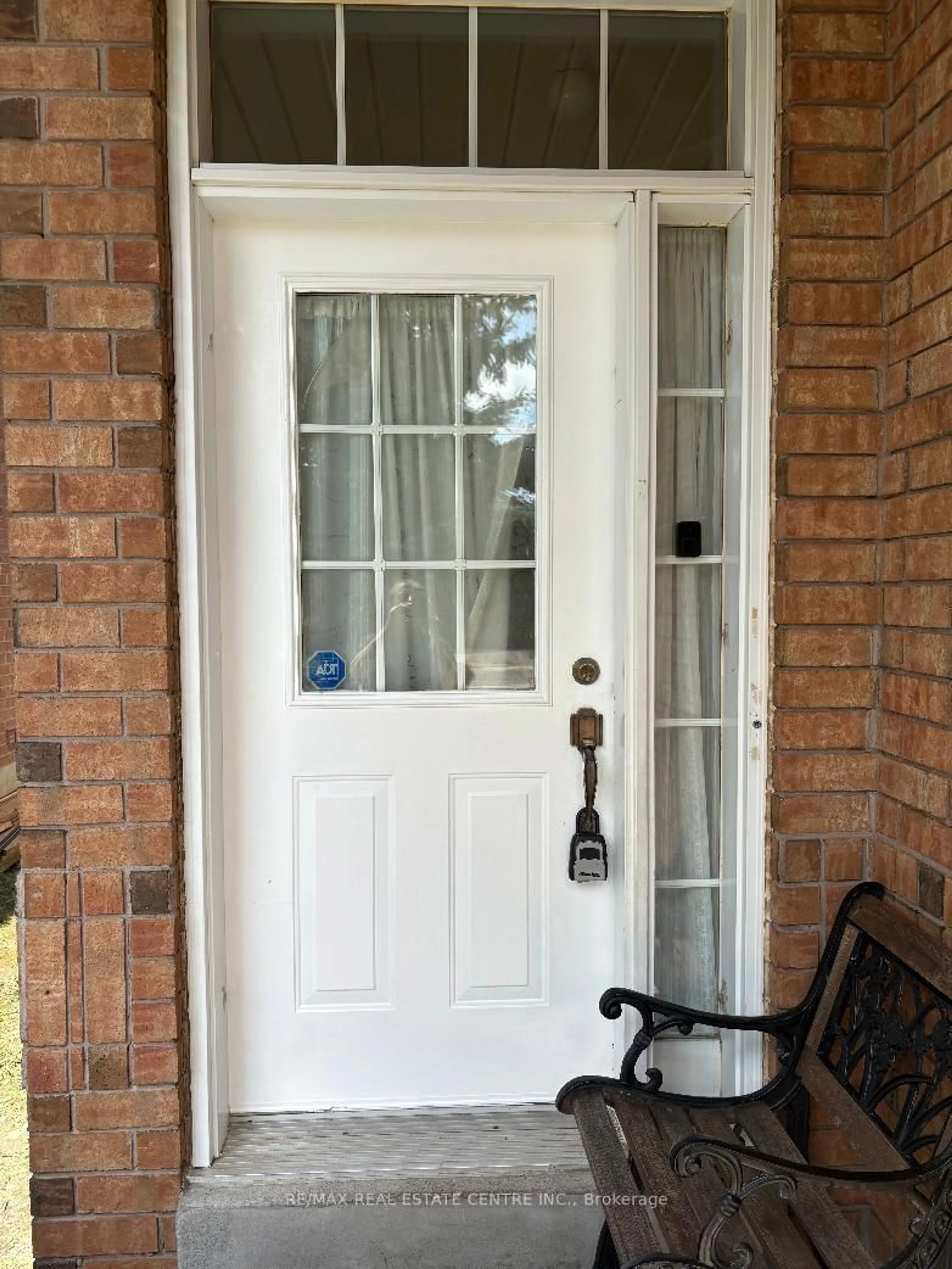 Indoor entryway for 799 Ledbury Cres, Mississauga Ontario L5V 2P9