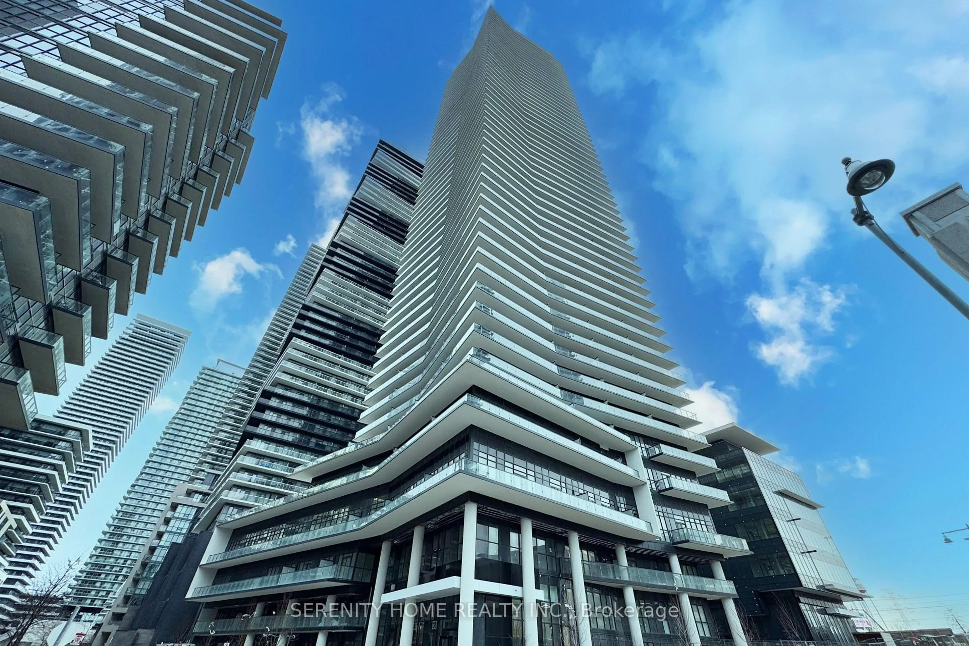 Indoor foyer for 38 Annie Craig Dr #1604, Toronto Ontario M8V 0A8