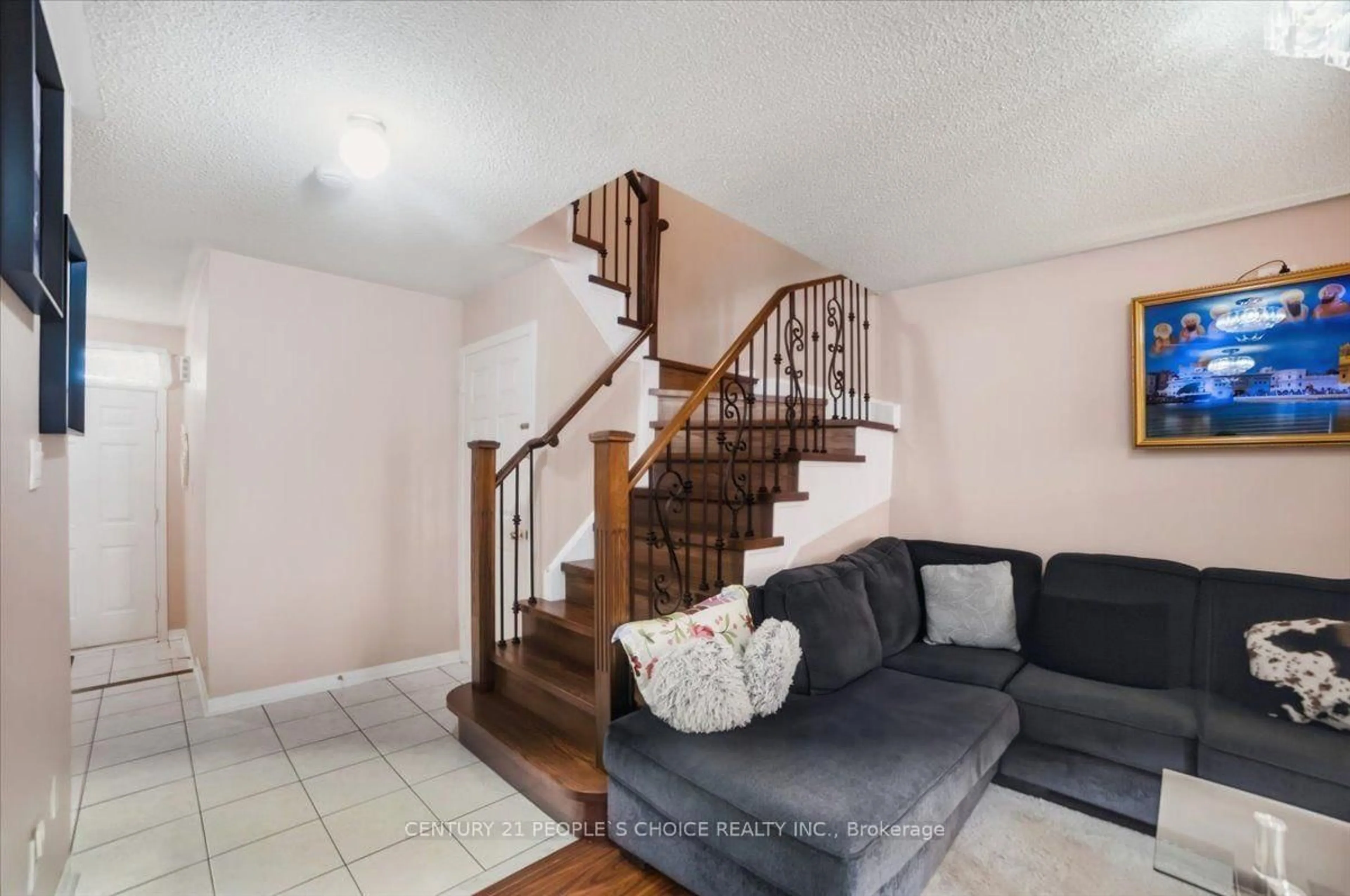 Unknown for 33 Penguin Lane, Brampton Ontario L6R 2A9