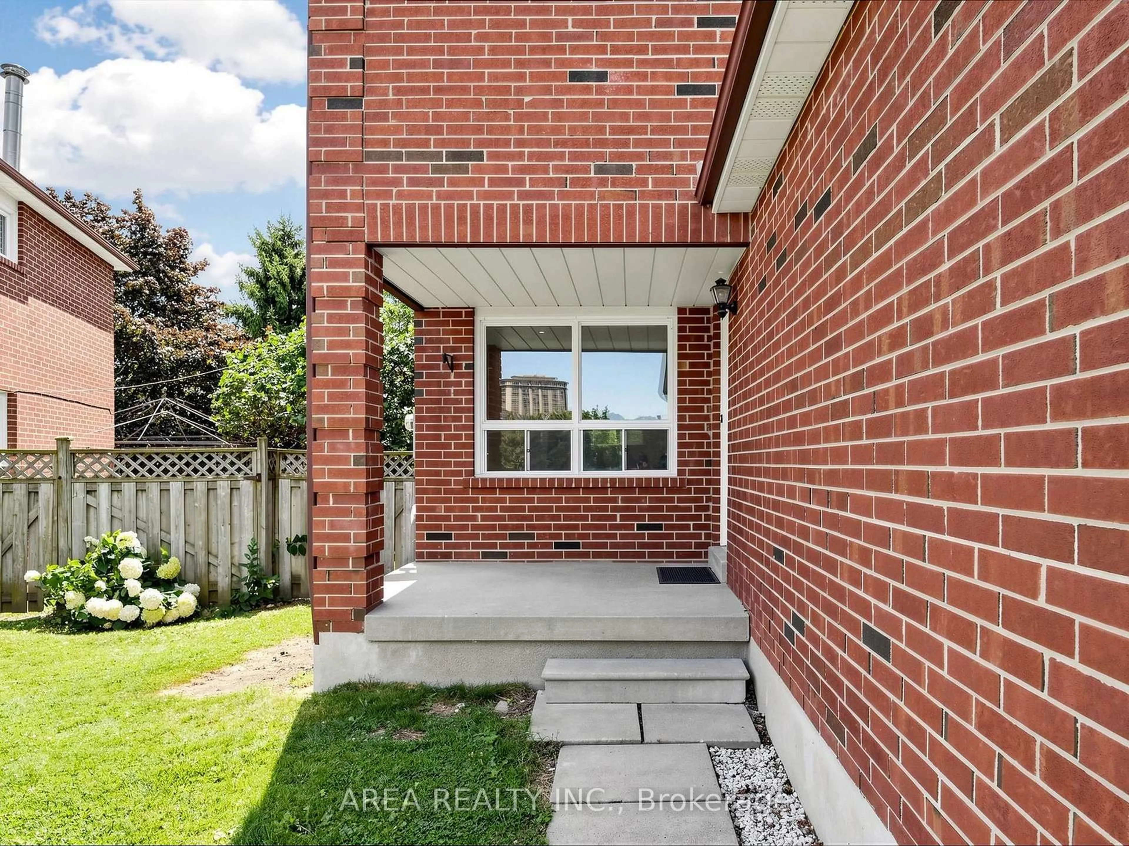 Home with brick exterior material, street for 4749 Empire Cres, Mississauga Ontario L5R 1M6