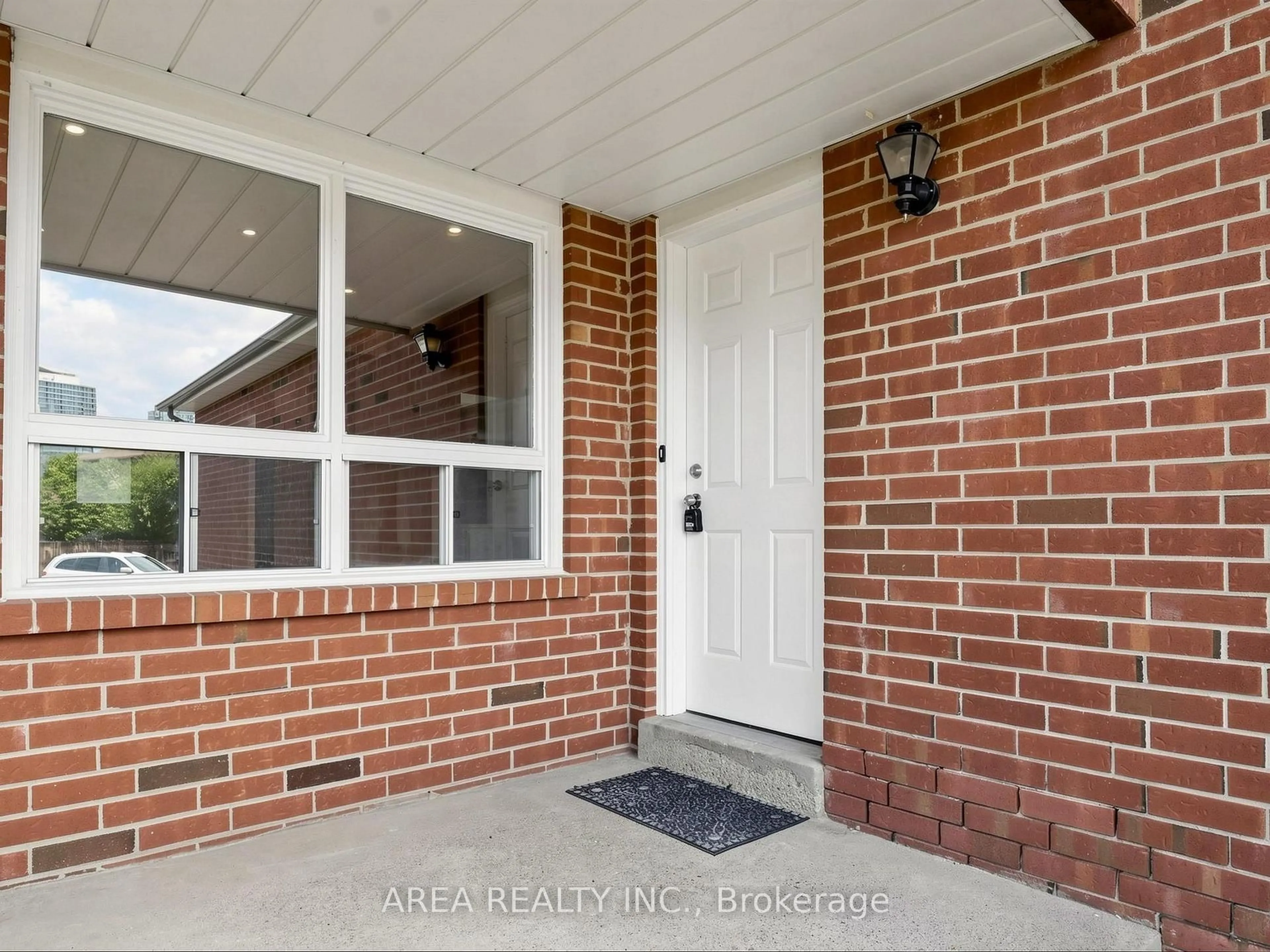 Home with brick exterior material, street for 4749 Empire Cres, Mississauga Ontario L5R 1M6