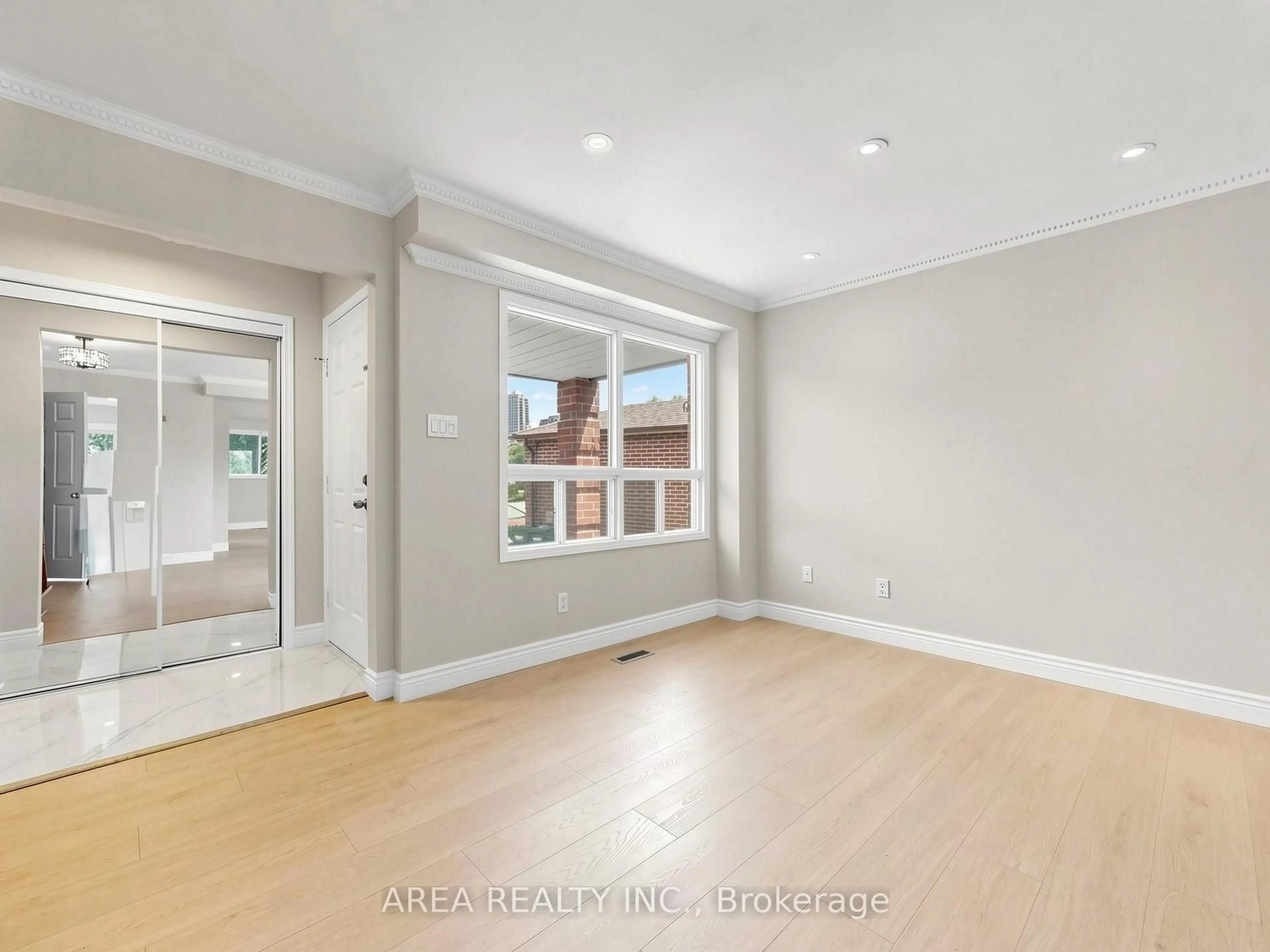 A pic of a room for 4749 Empire Cres, Mississauga Ontario L5R 1M6