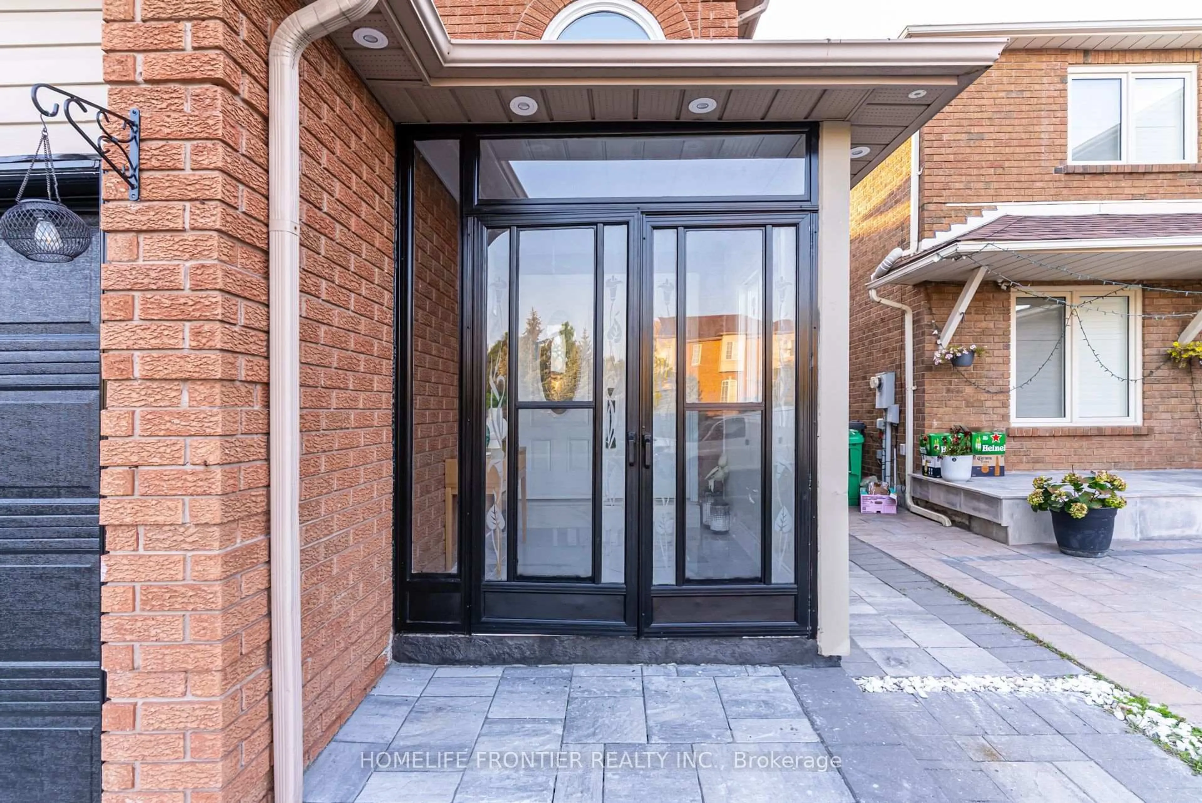 Unknown for 1059 Ivandale Dr, Mississauga Ontario L5V 1A9