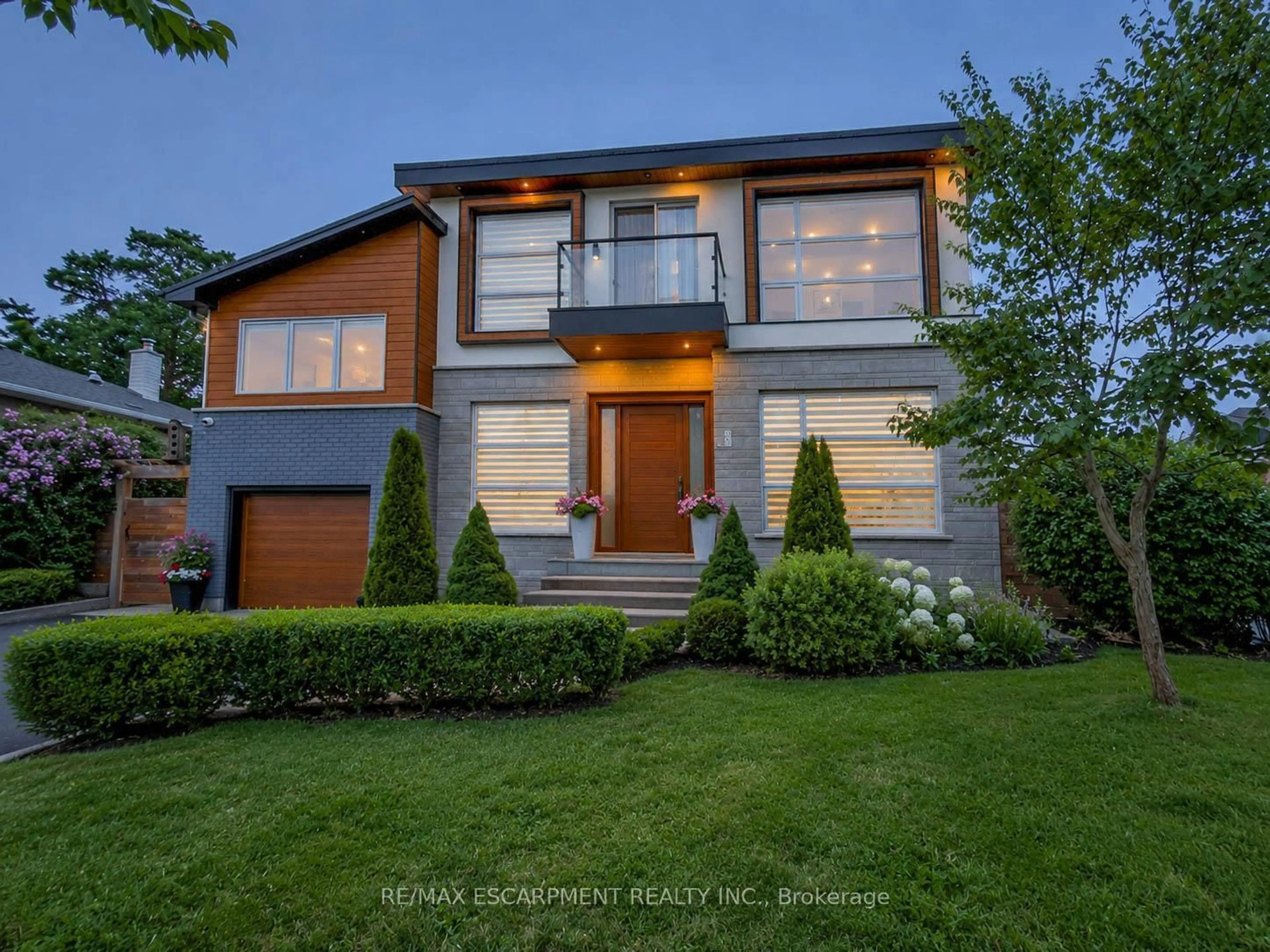 Home with brick exterior material, street for 5178 Hunter Dr, Burlington Ontario L7L 3H8