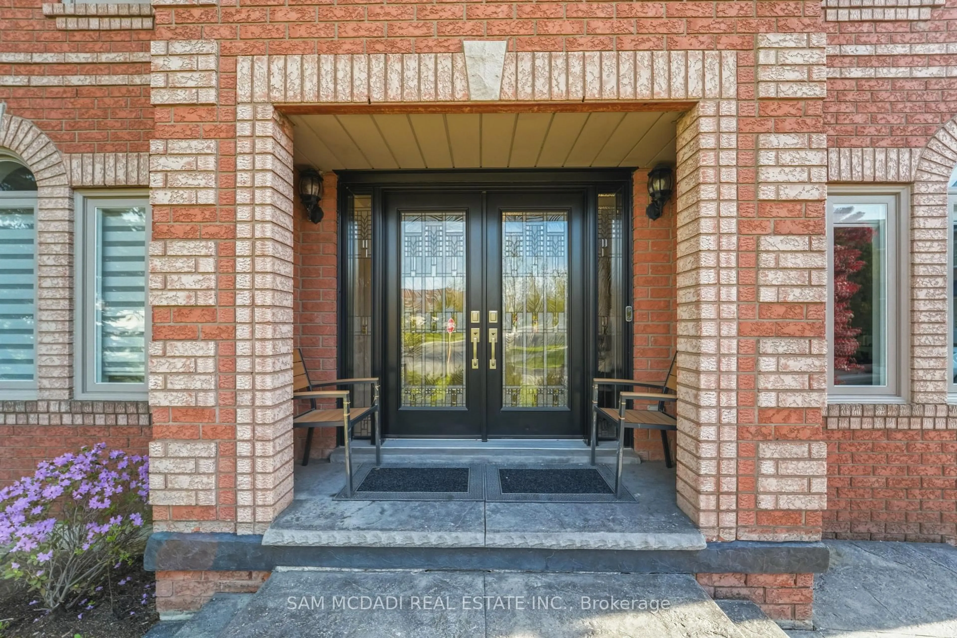 Unknown for 3605 Trelawny Circ, Mississauga Ontario L5N 6N8