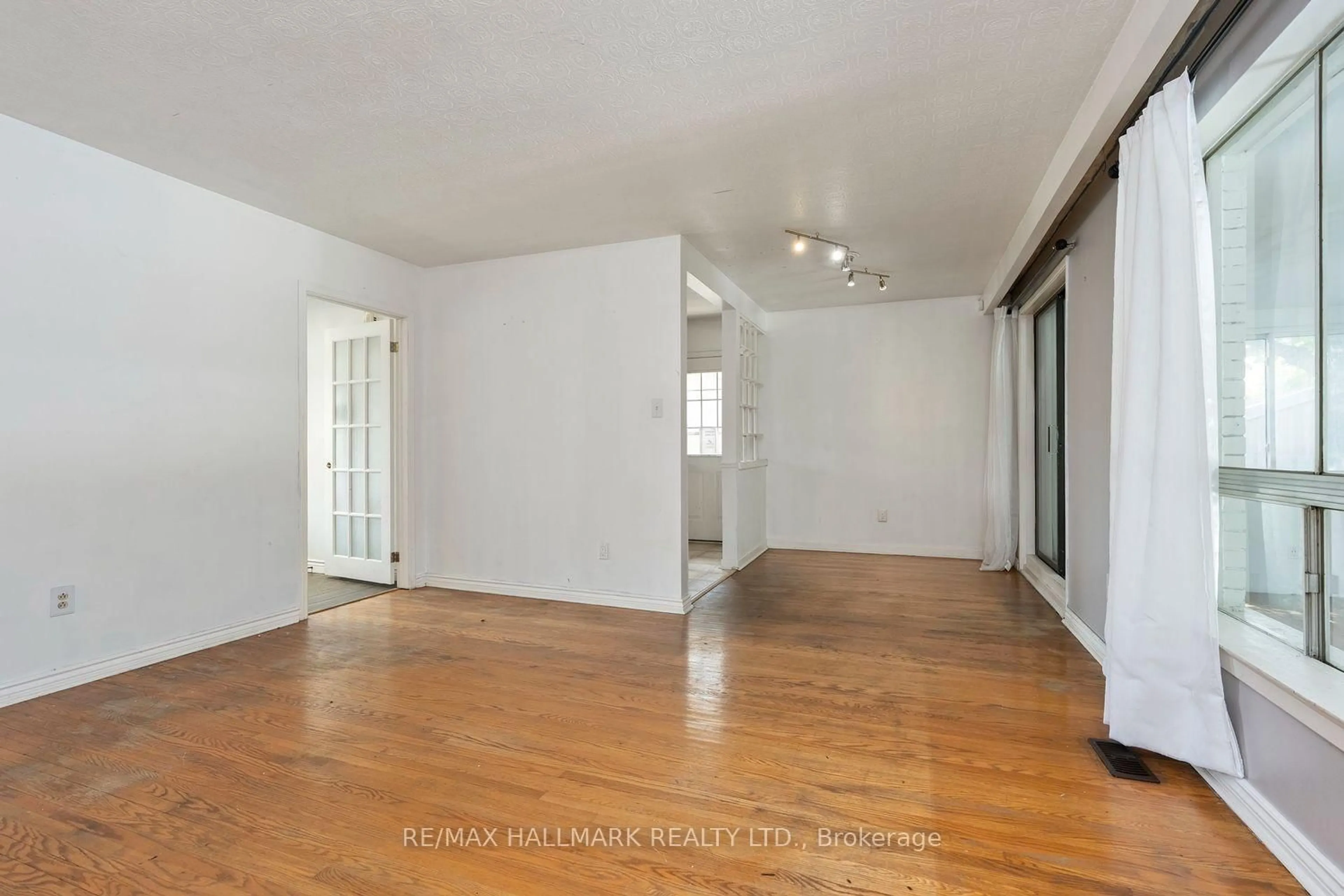 Unknown for 26 Flowertown Ave, Brampton Ontario L6X 2K2