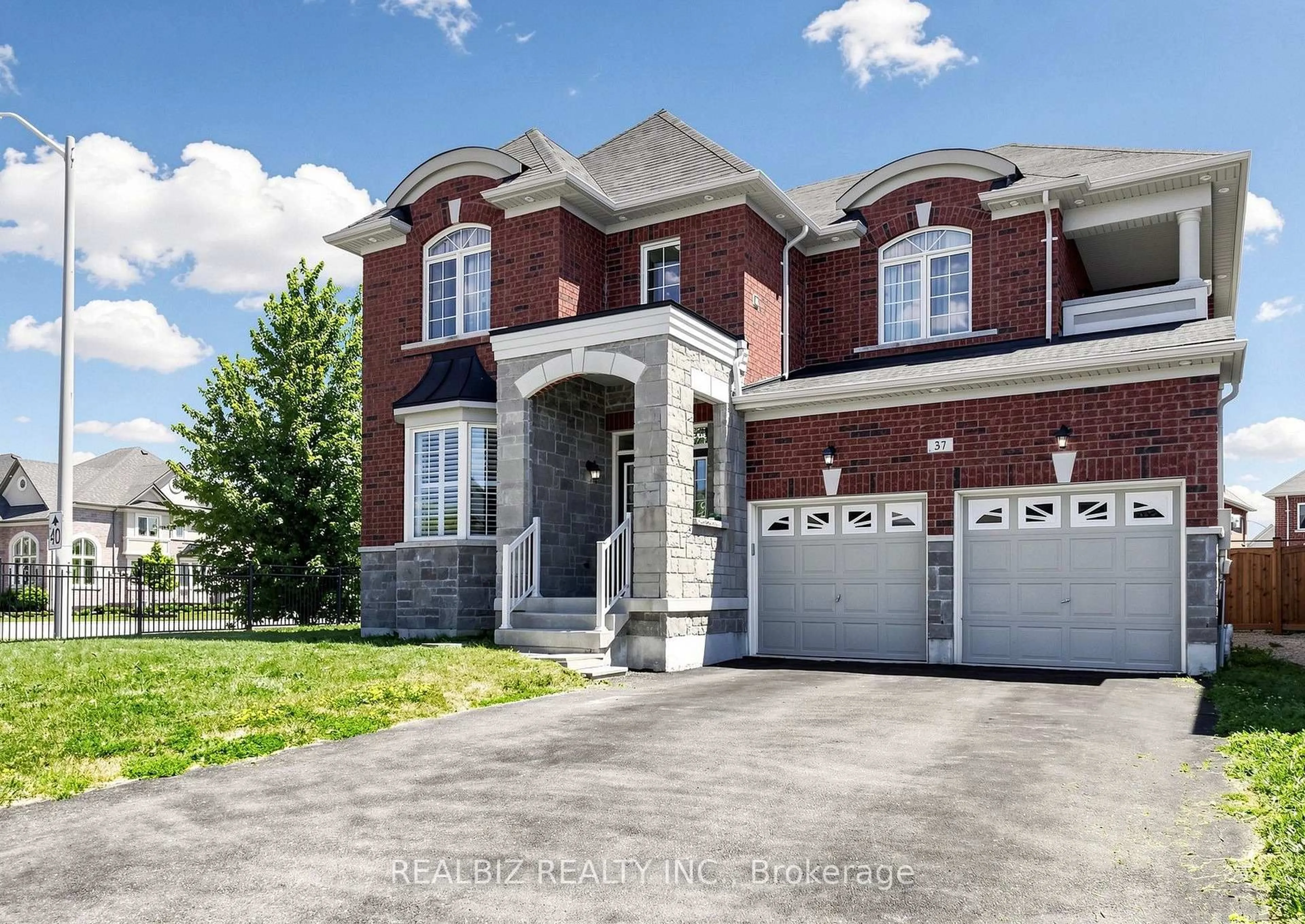 Home with brick exterior material, street for 37 Alamosa Crt, Brampton Ontario L6Y 2Z3