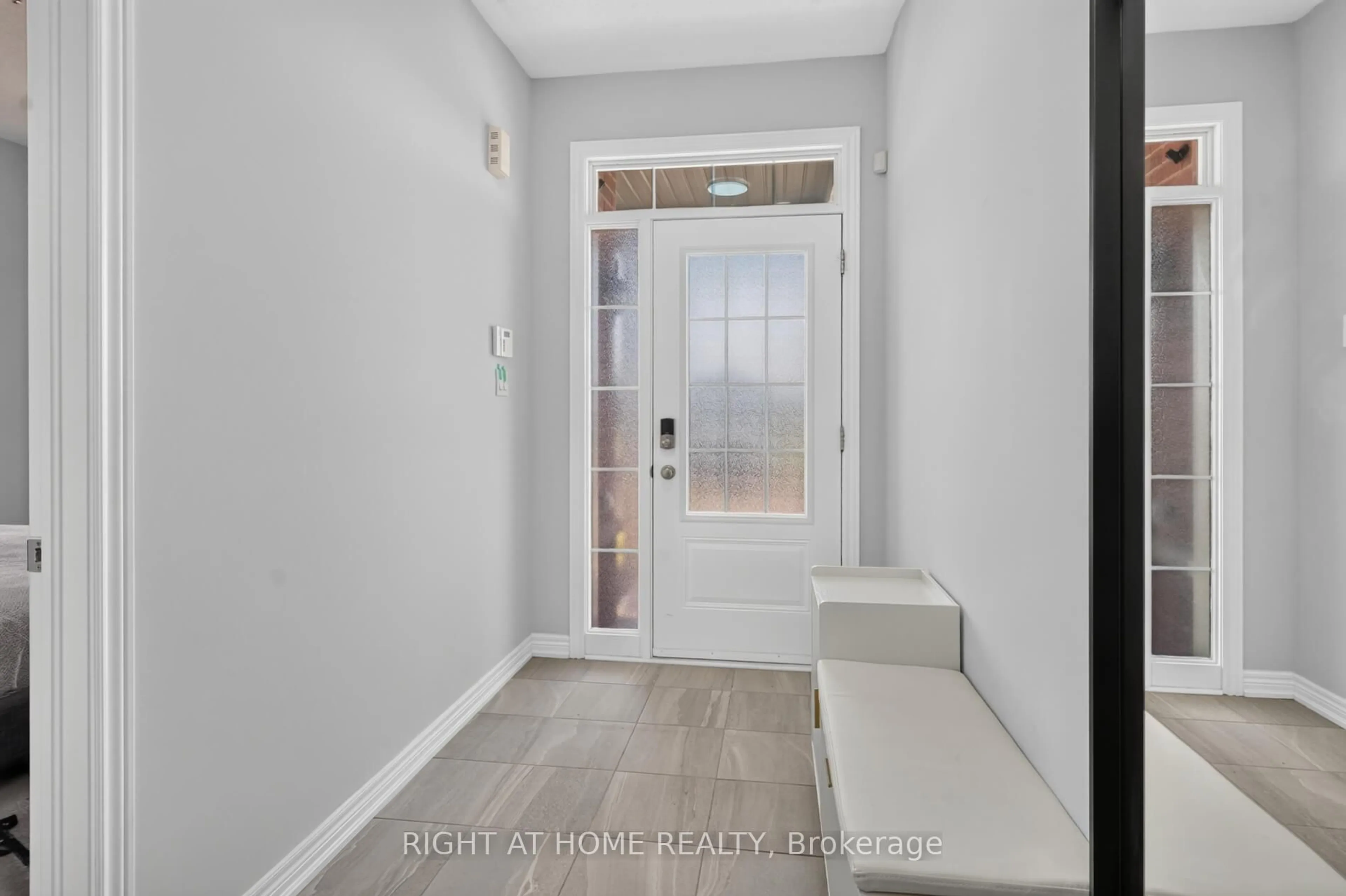 Indoor entryway for 9 Tea Rose Dr, Brampton Ontario L6R 4B6