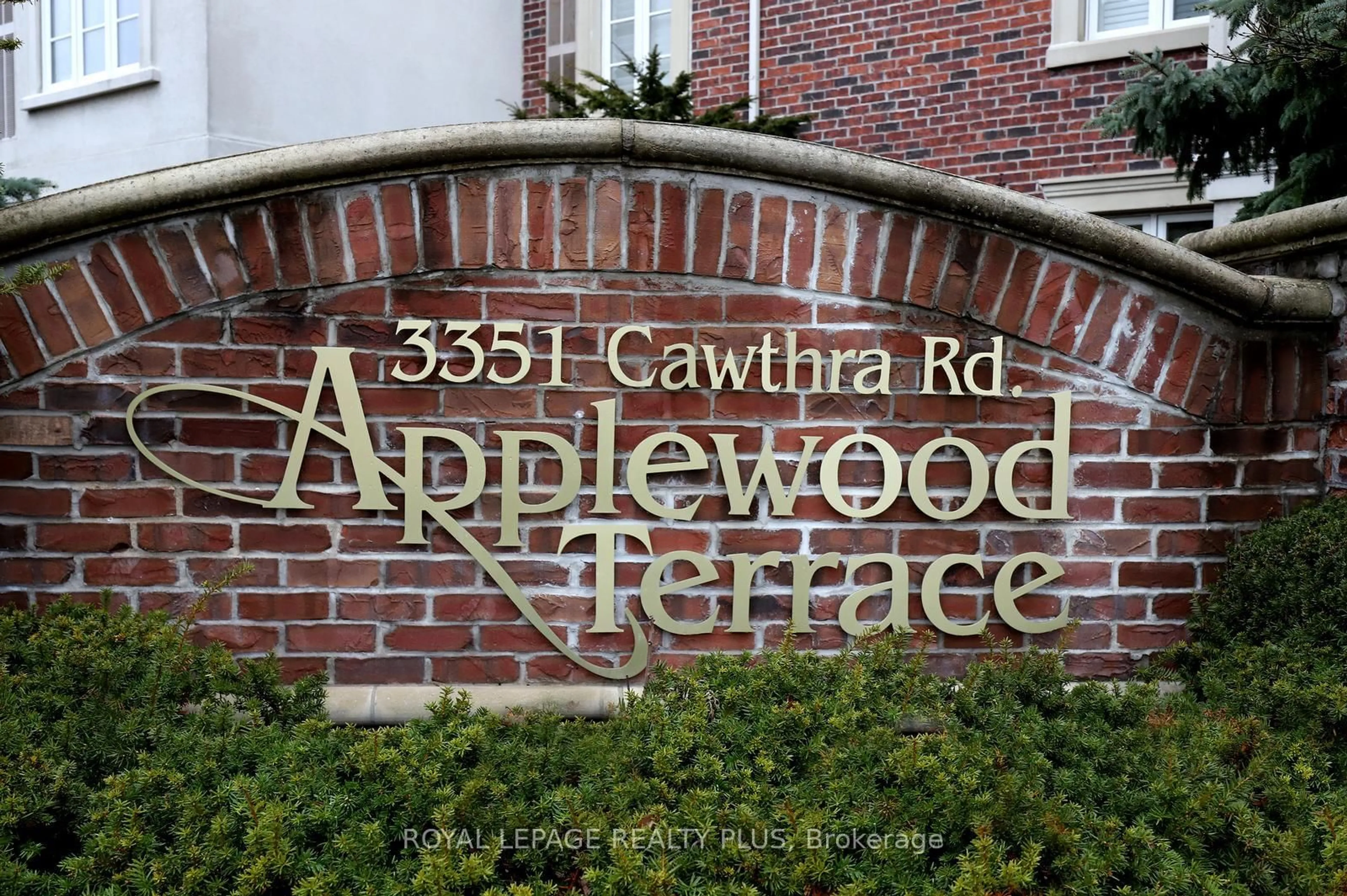 Unknown for 3351 Cawthra Rd #215, Mississauga Ontario L5A 4N5