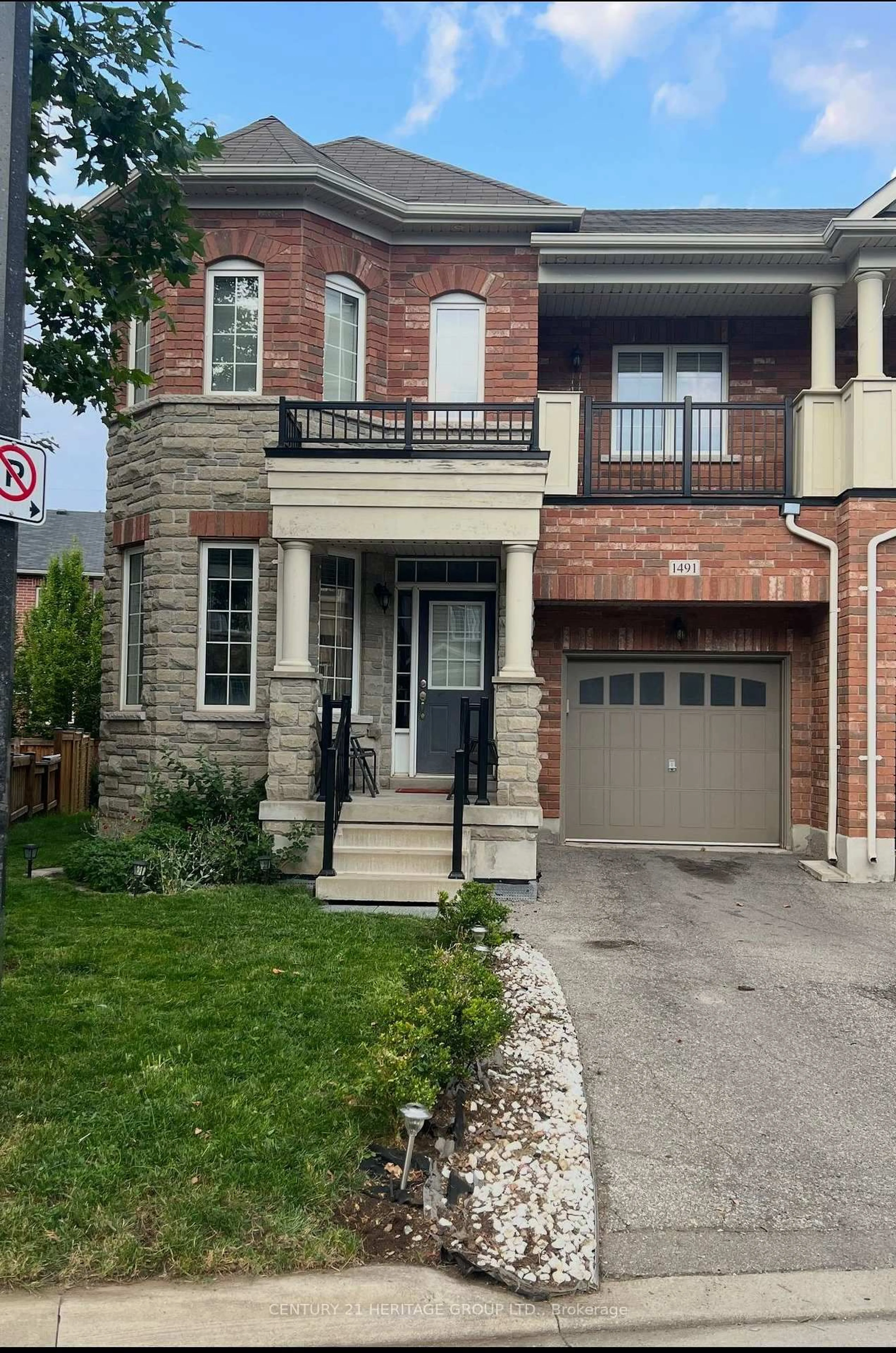 Home with brick exterior material, street for 1491 Haws Cres, Milton Ontario L9T 8V1
