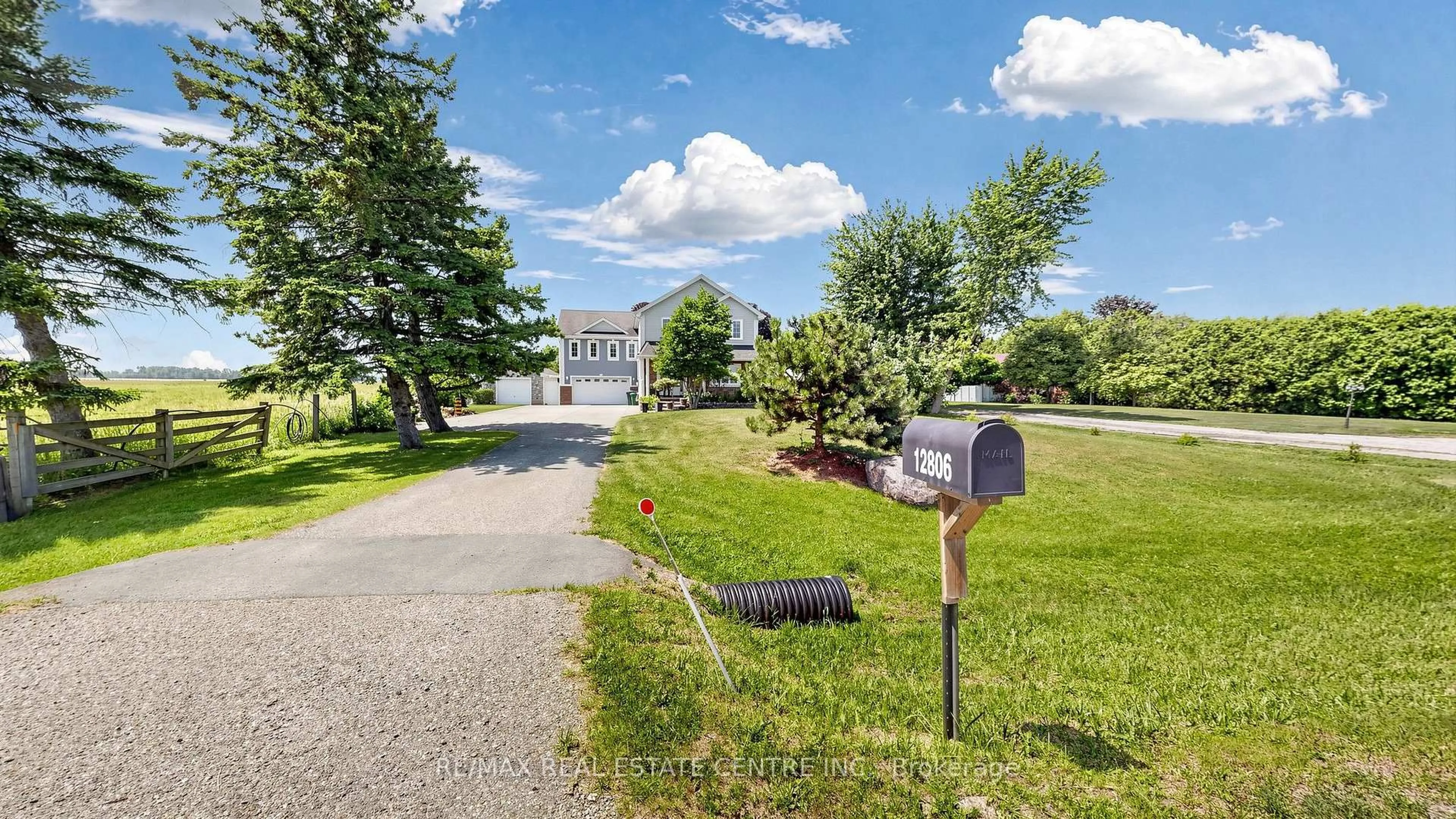 A pic from outside/outdoor area/front of a property/back of a property/a pic from drone, street for 12806 Mississauga Rd, Caledon Ontario L7C 1W2