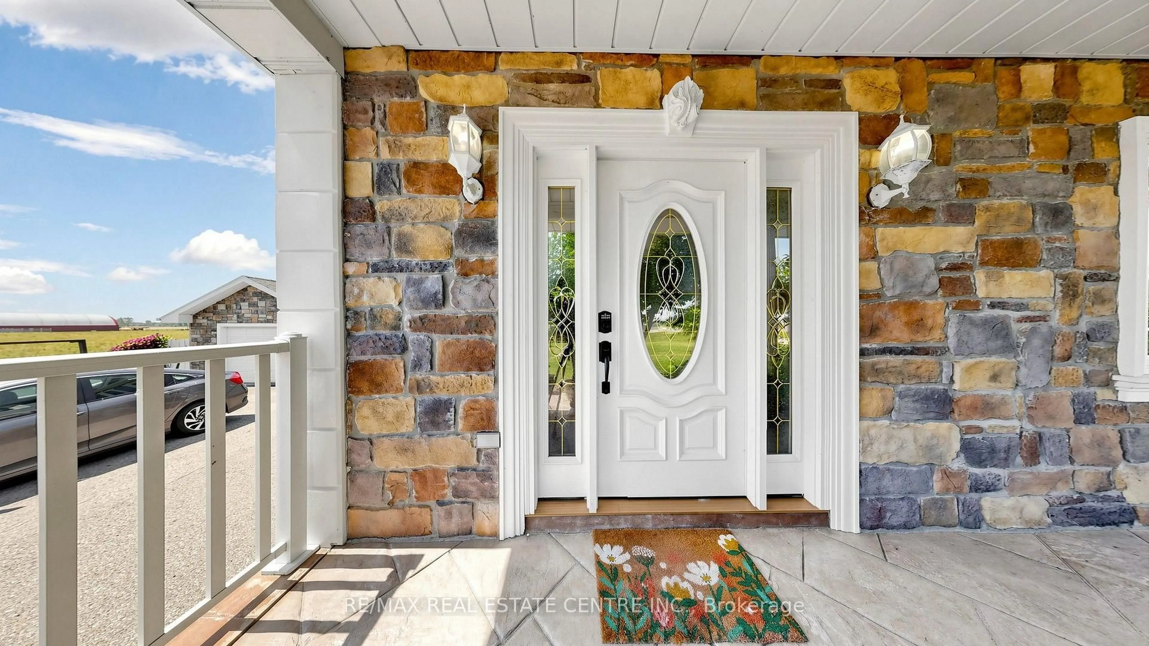 Indoor entryway for 12806 Mississauga Rd, Caledon Ontario L7C 1W2