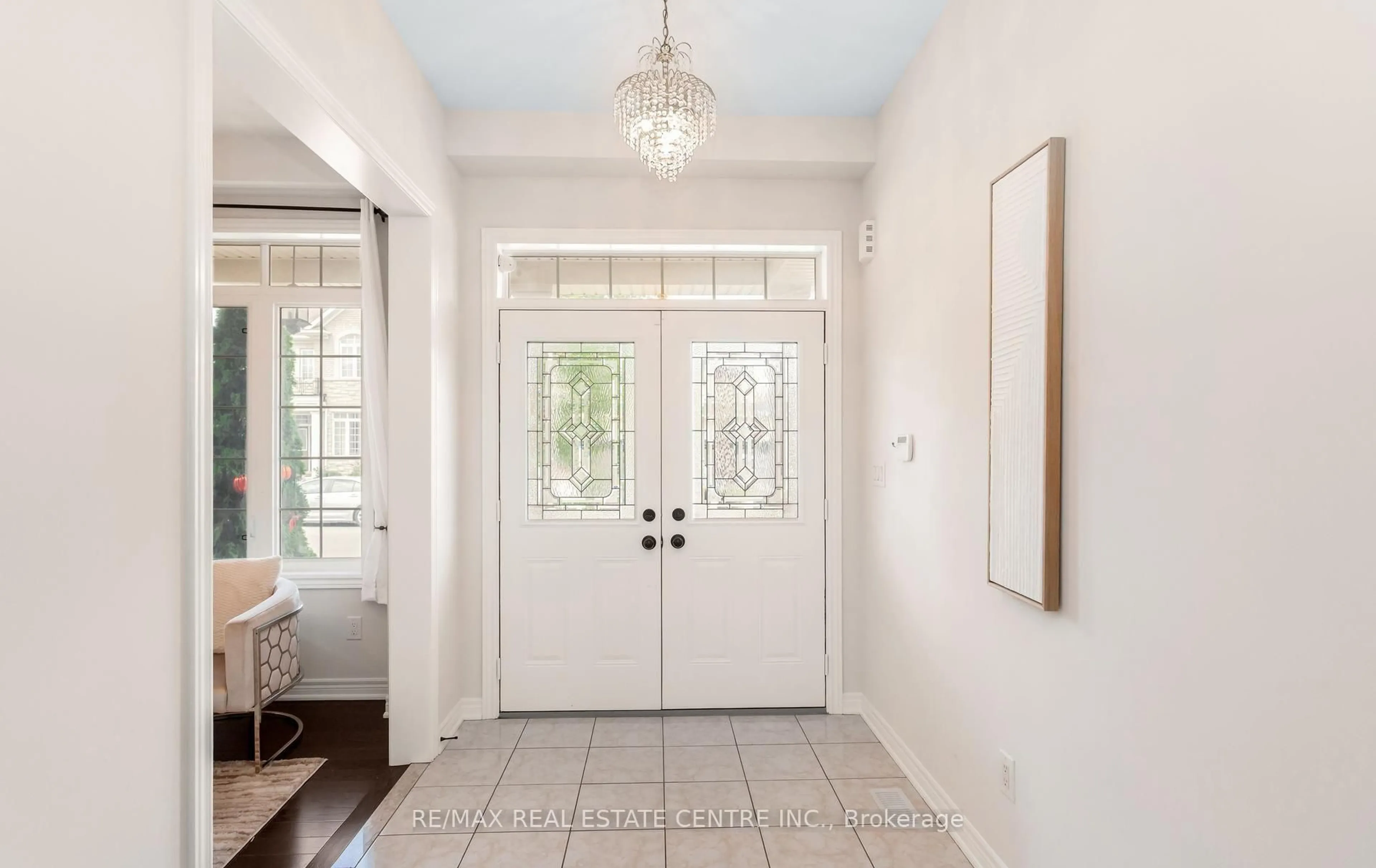 Indoor entryway for 4640 Erwin Rd, Burlington Ontario L7M 0L6
