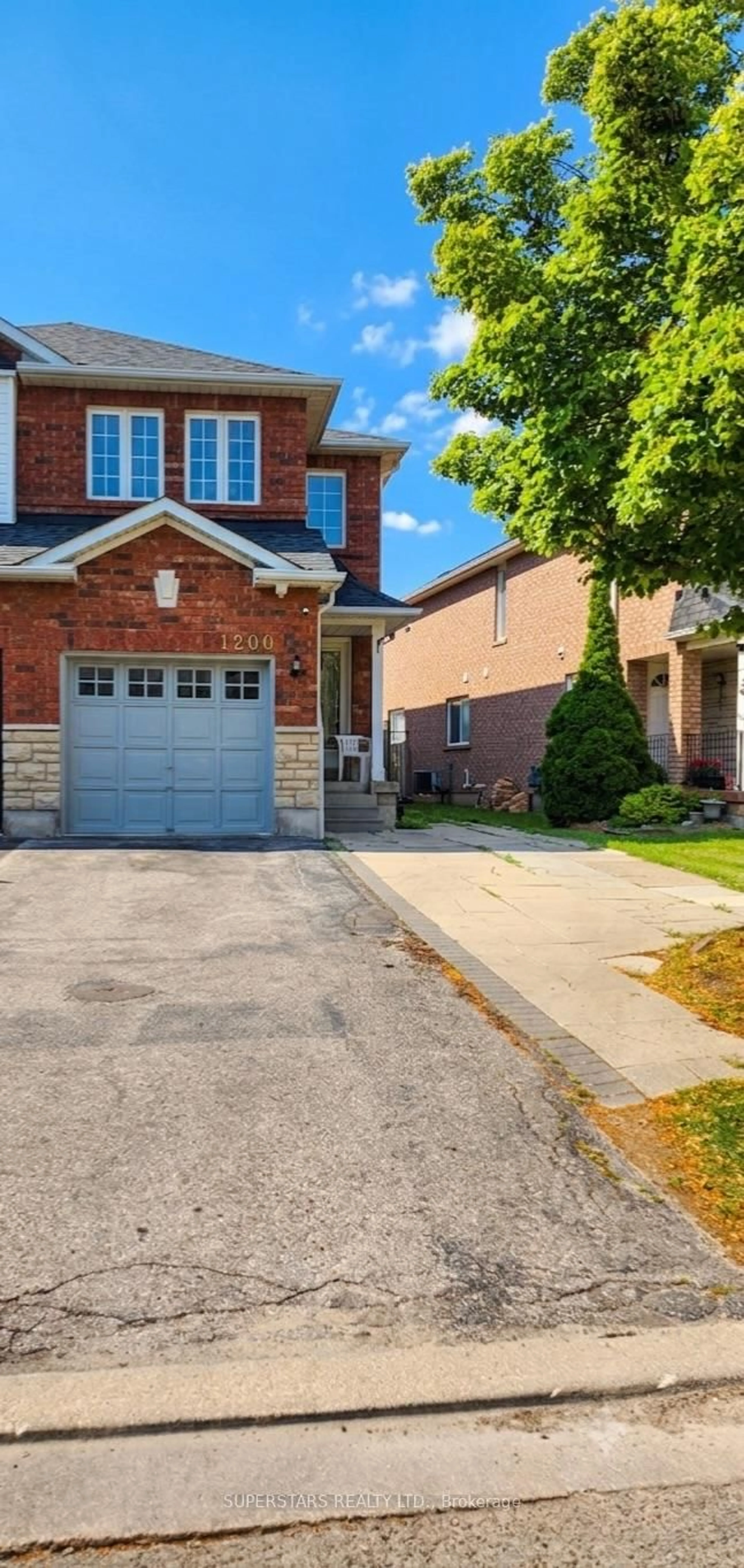 Home with brick exterior material, street for 1200 Foxglove Pl, Mississauga Ontario L5V 2N1