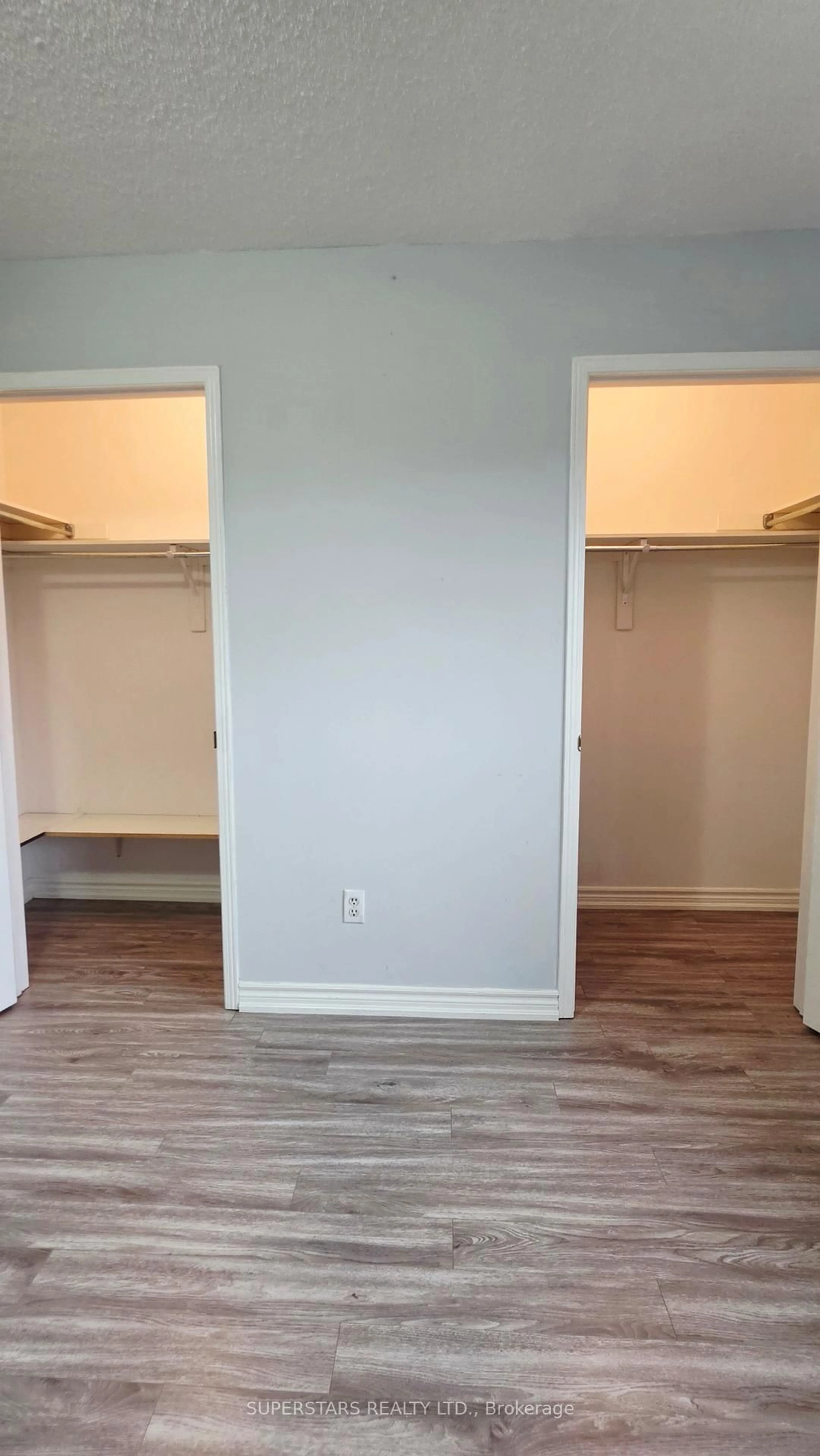 A pic of a room for 1200 Foxglove Pl, Mississauga Ontario L5V 2N1