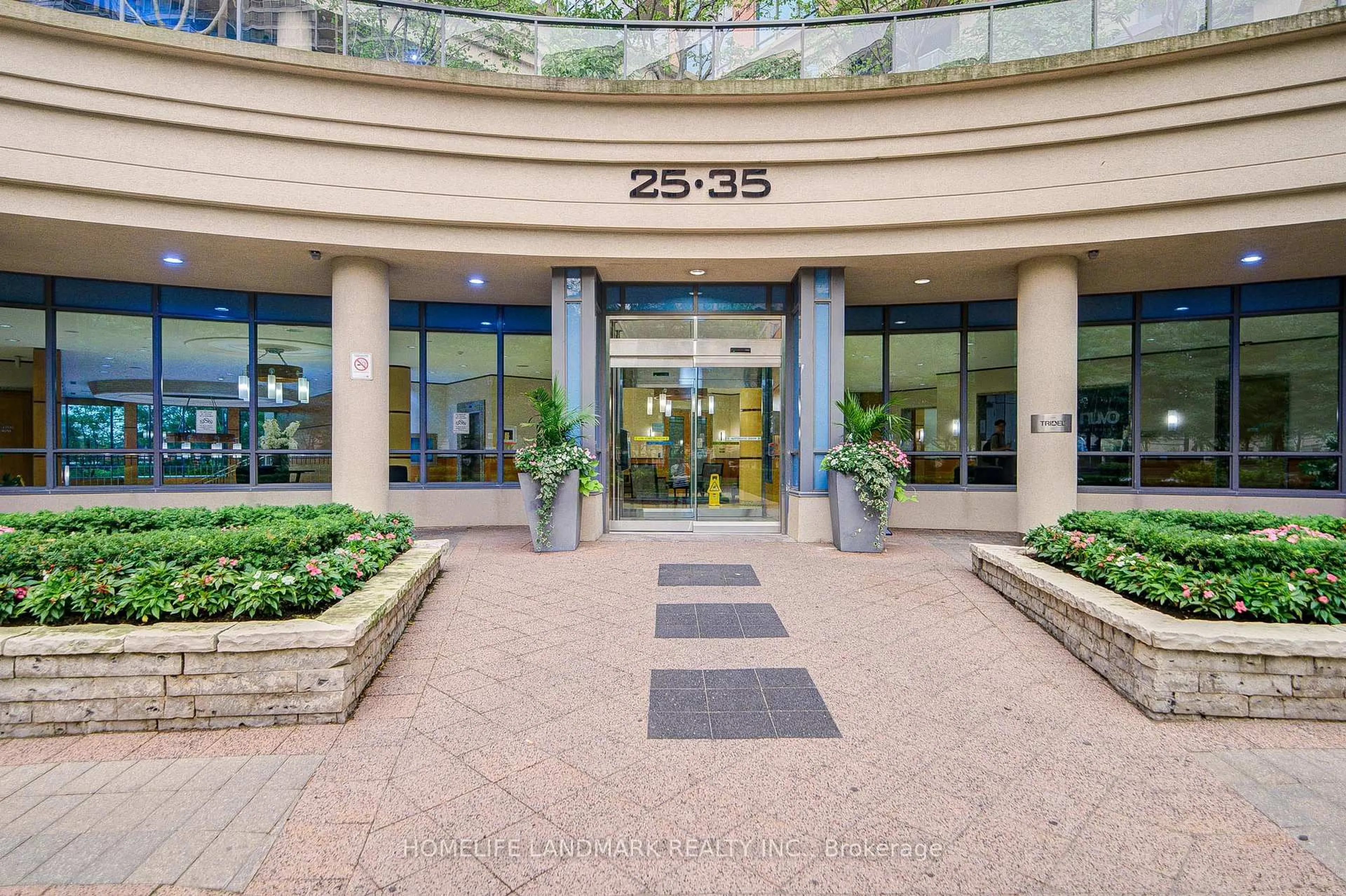 Indoor foyer for 35 Viking Lane #2238, Toronto Ontario M9B 0A2