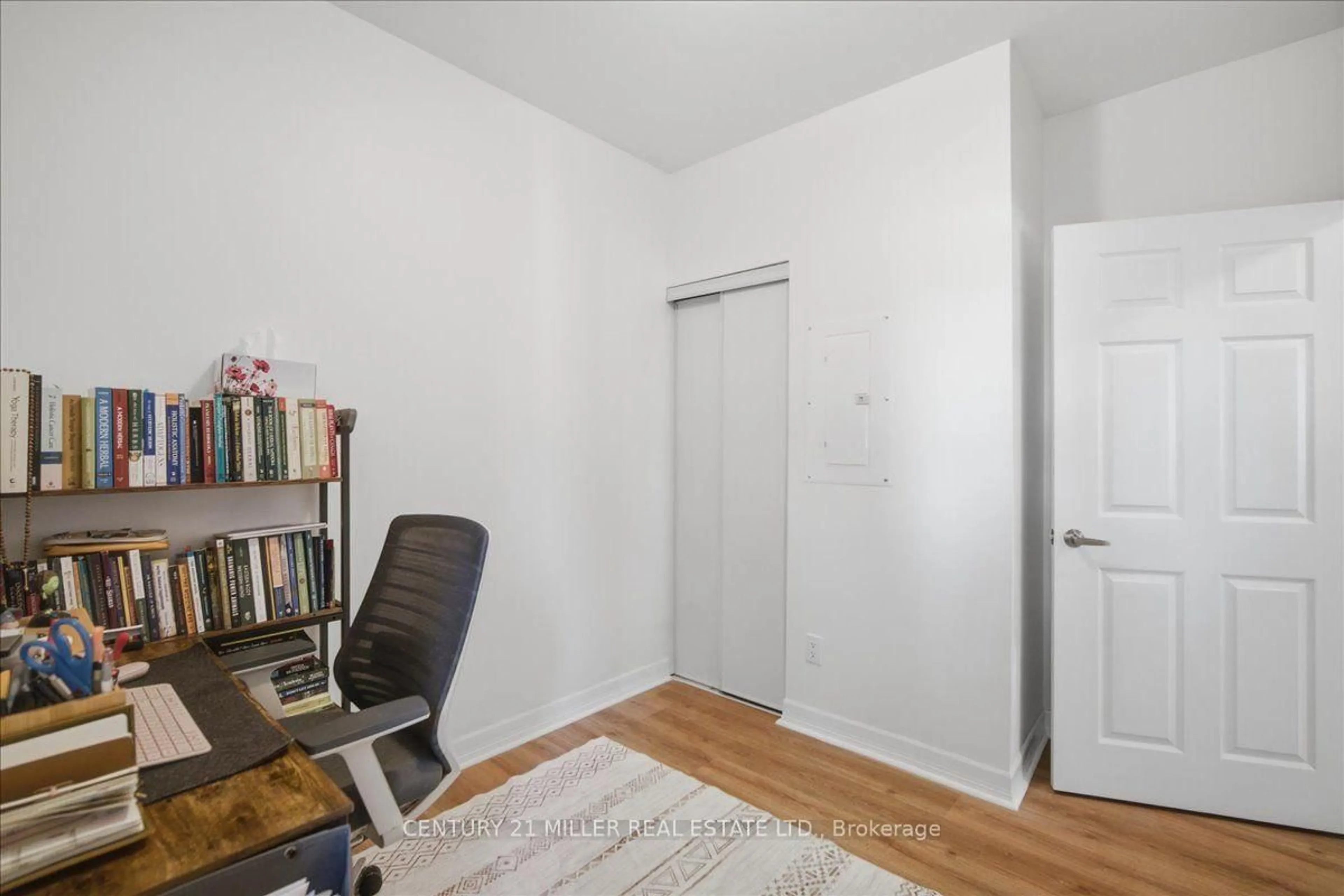 A pic of a room for 70 Stewart St #102, Oakville Ontario L6K 1X5