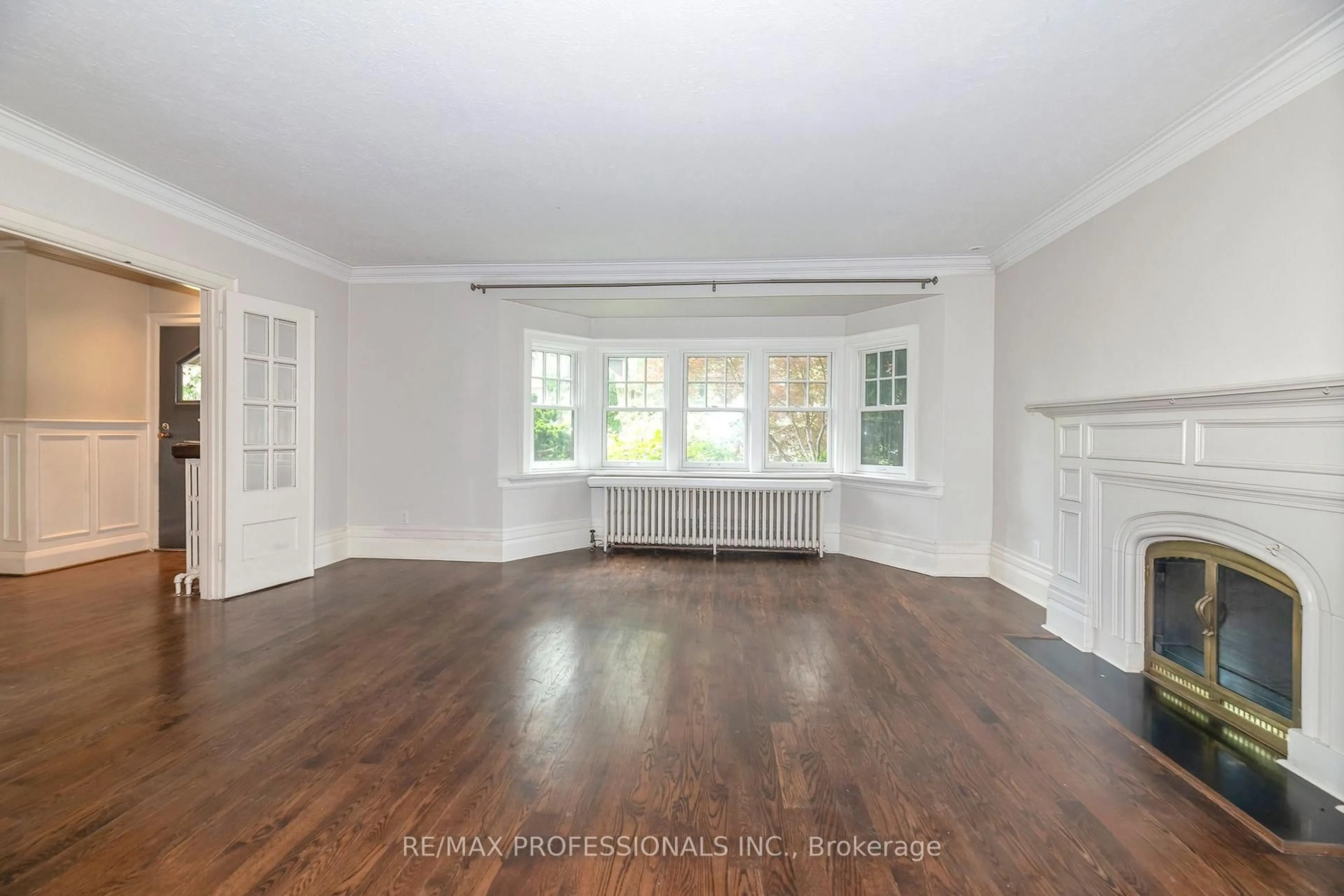 A pic of a room for 61 Grenview Blvd, Toronto Ontario M8X 2K3