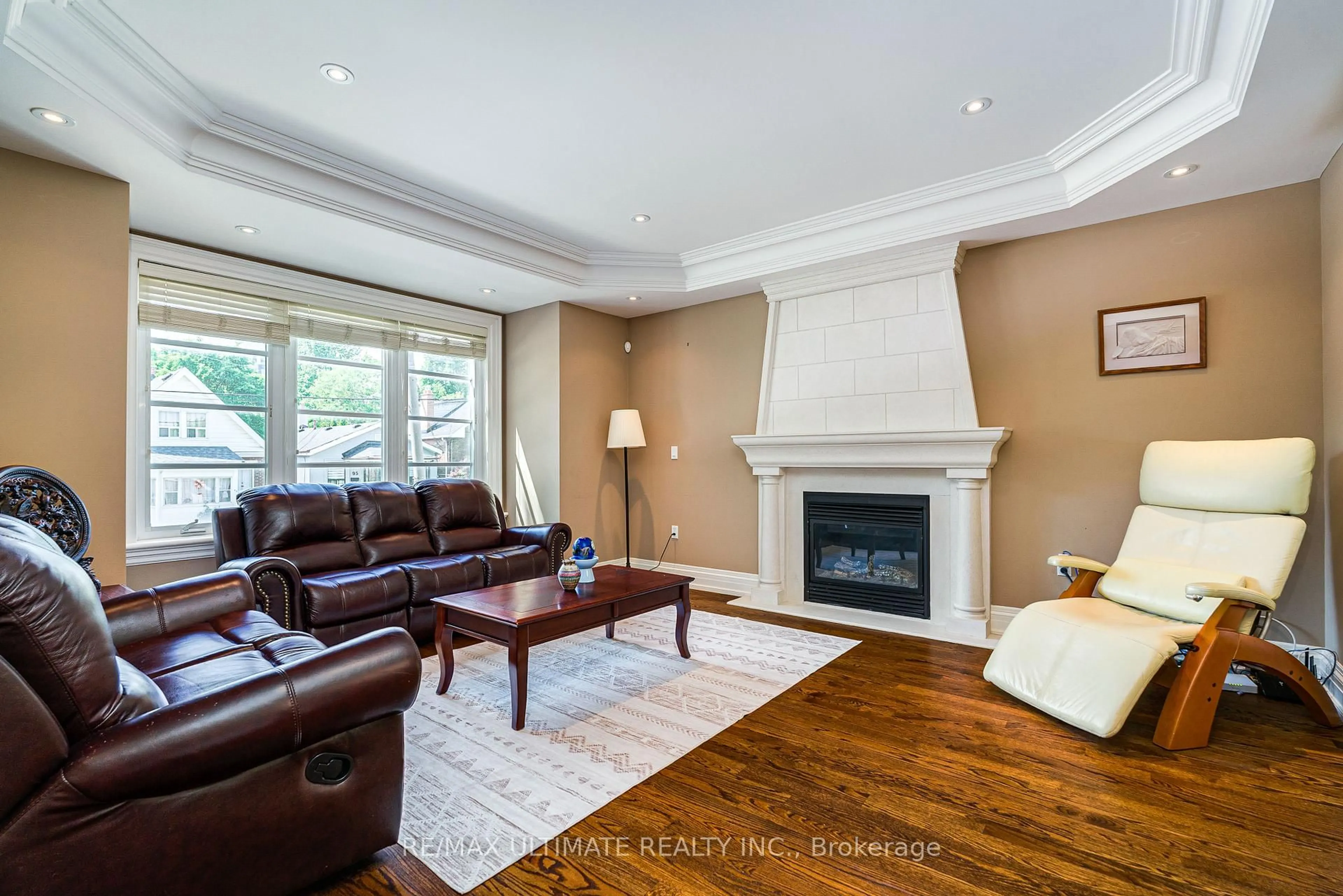 Living room with furniture, unknown for 90 Howick Ave, Toronto Ontario M6N 1N1