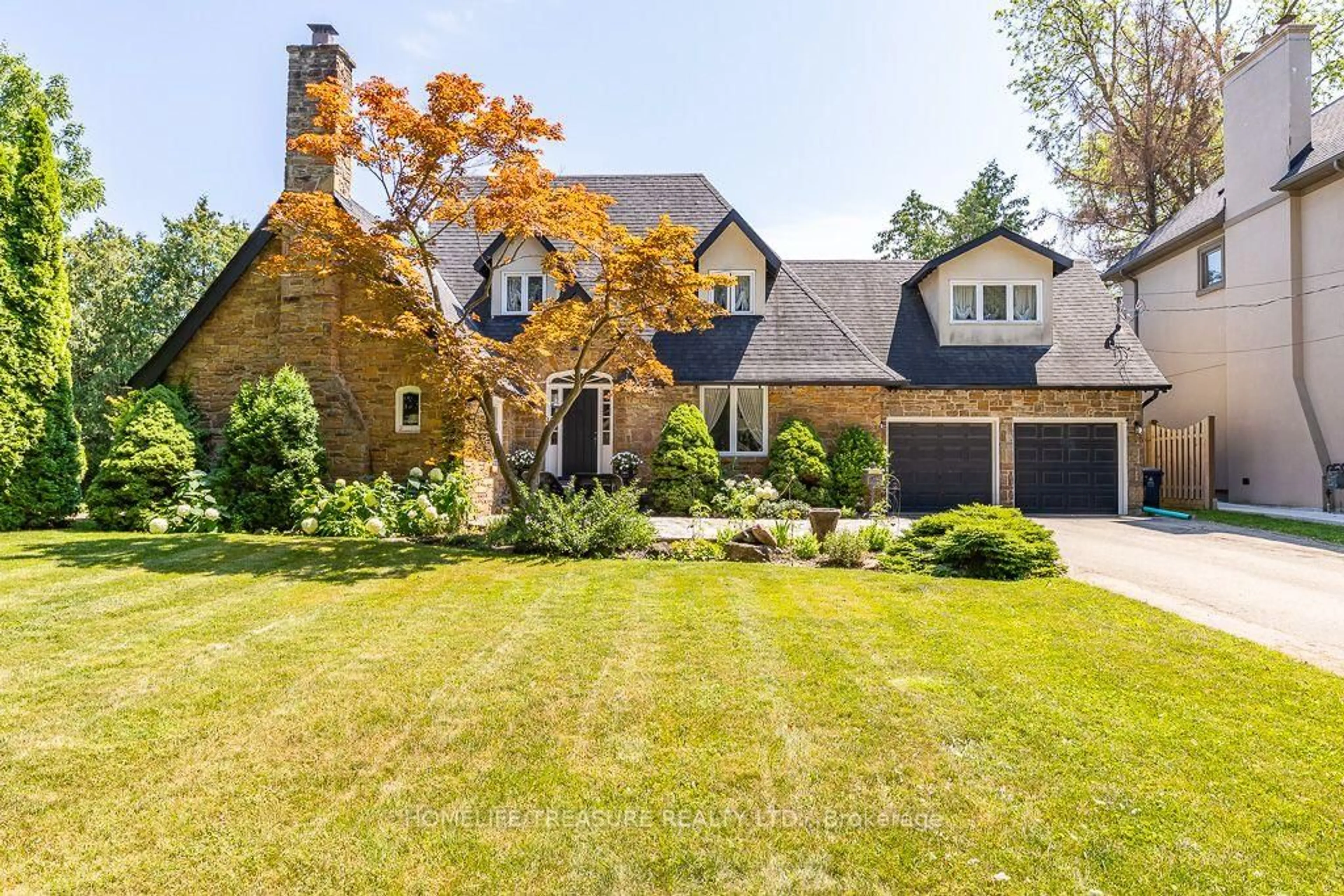 Home with brick exterior material, street for 39 Yorkleigh Ave, Toronto Ontario M9P 1Y3