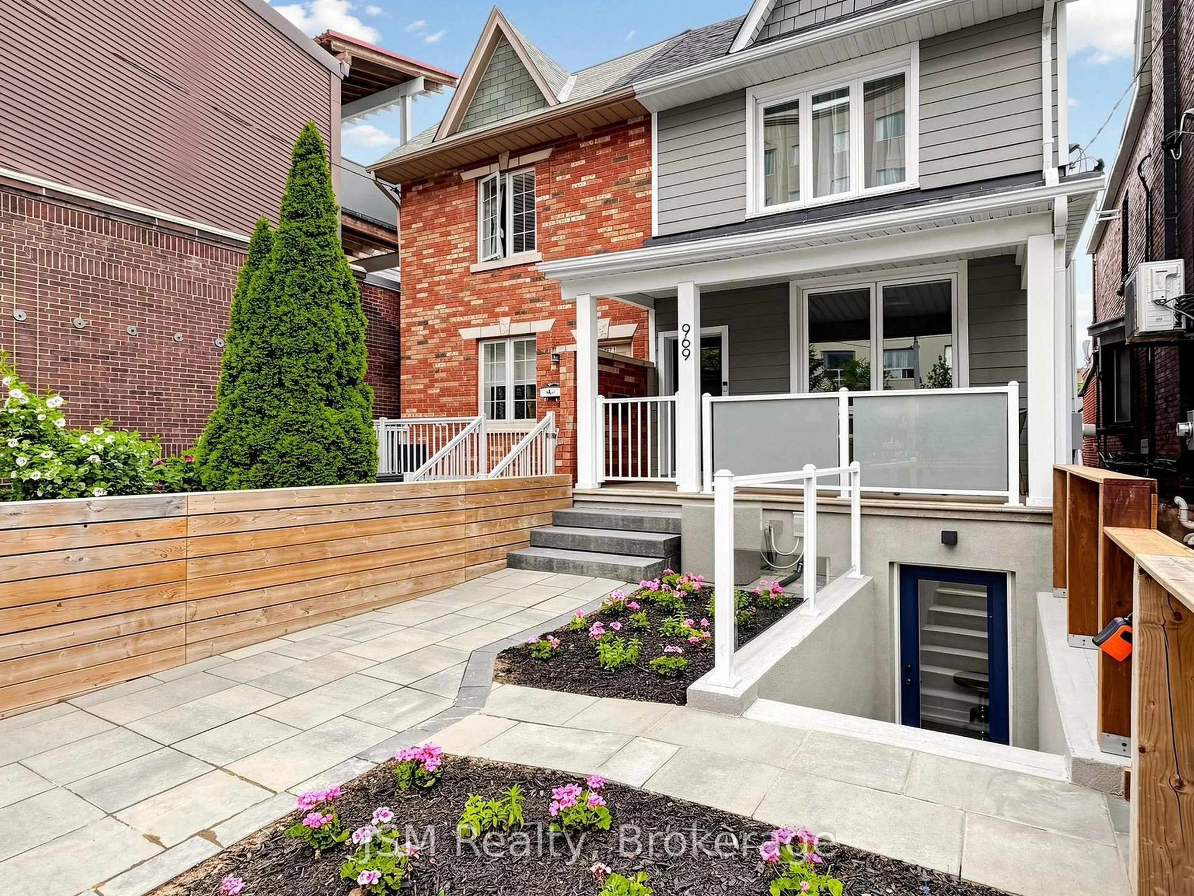 Home with brick exterior material, street for 969 Lansdowne Ave, Toronto Ontario M6H 3Z5