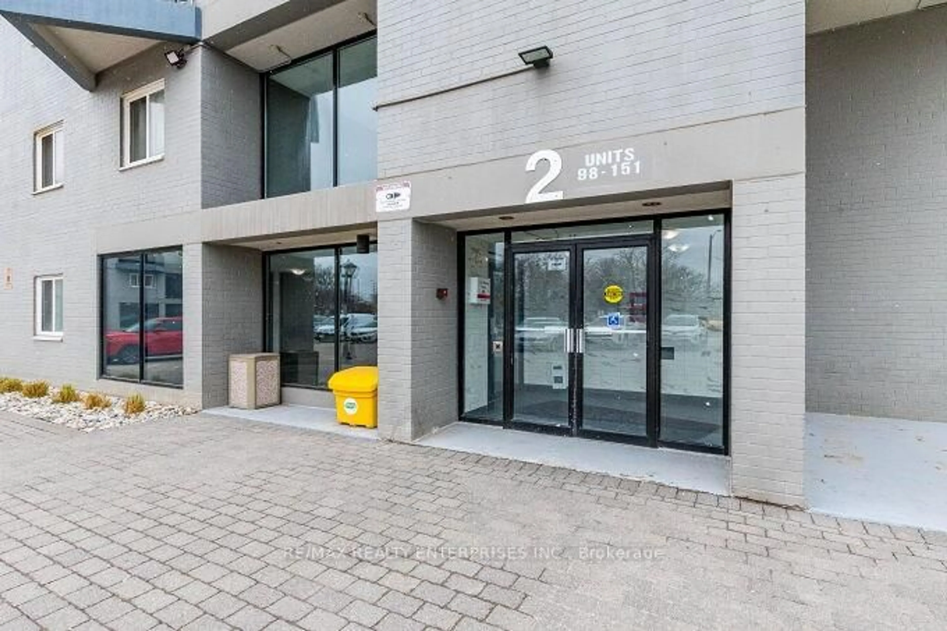 Indoor foyer for 2001 Bonnymede Dr #119, Mississauga Ontario L5J 4H8