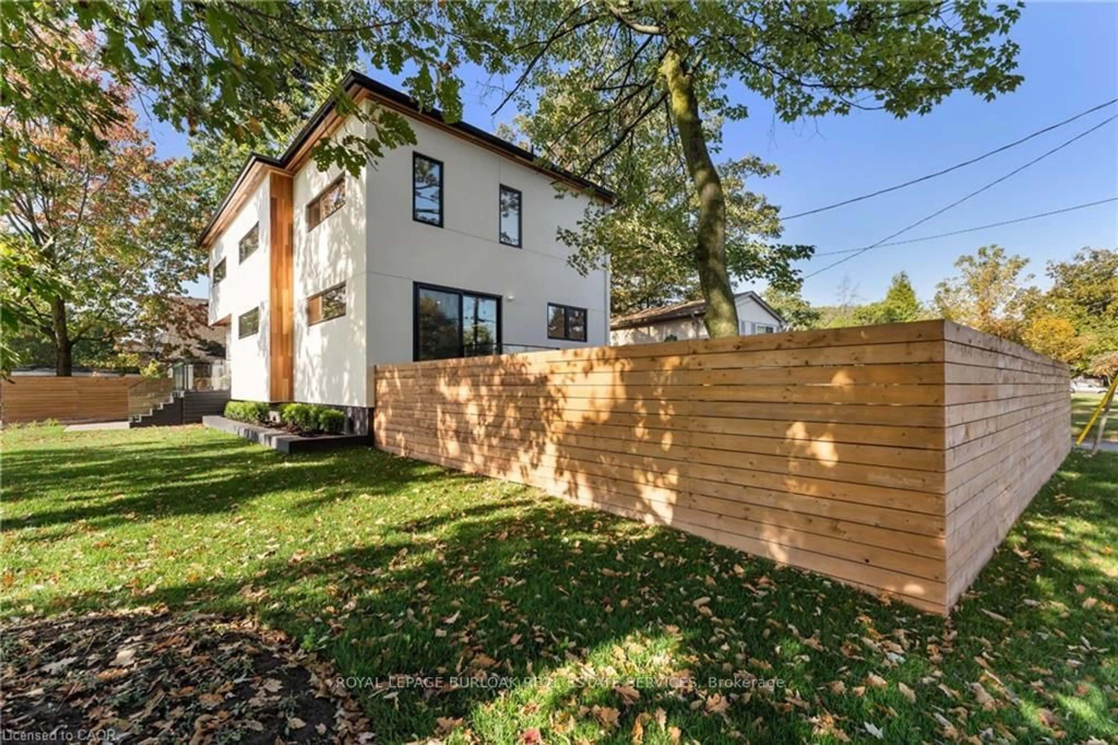 Home with brick exterior material, street for 5427 ANTHONY Pl, Burlington Ontario L7L 3G9