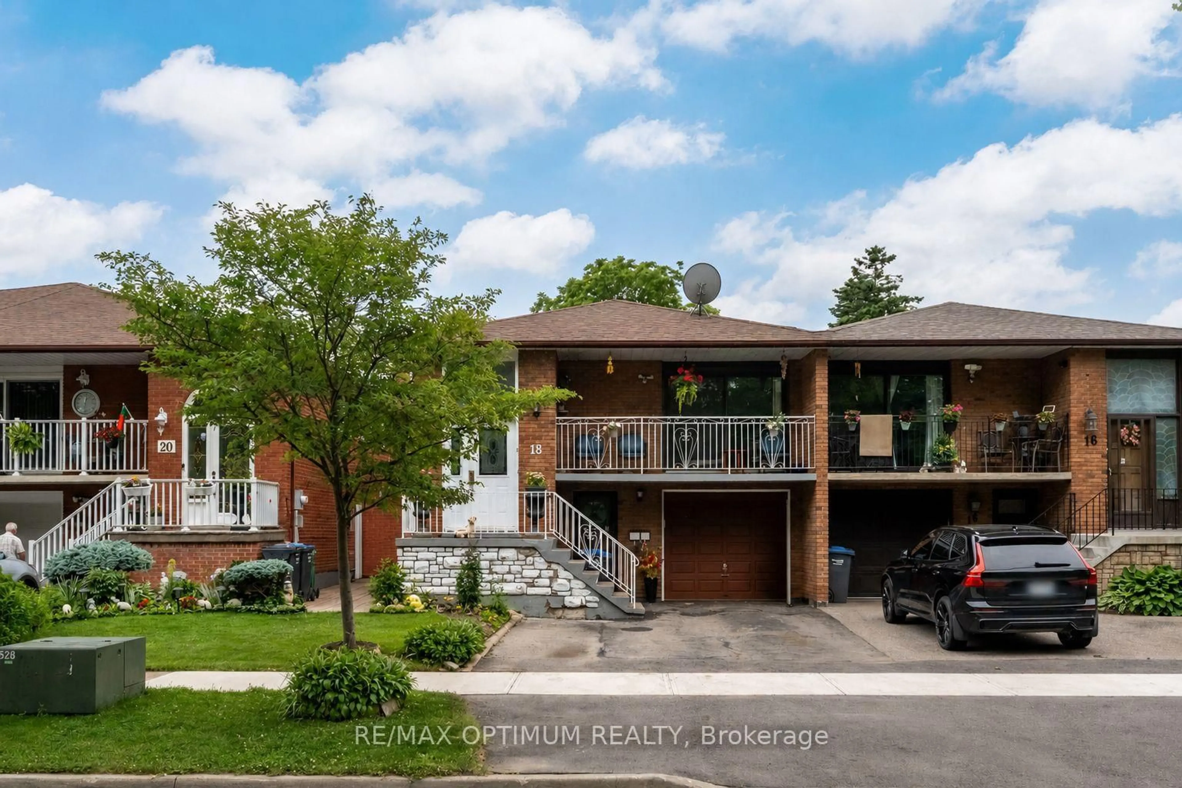 Home with brick exterior material, street for 18 Curtis Dr, Brampton Ontario L6Y 2J6