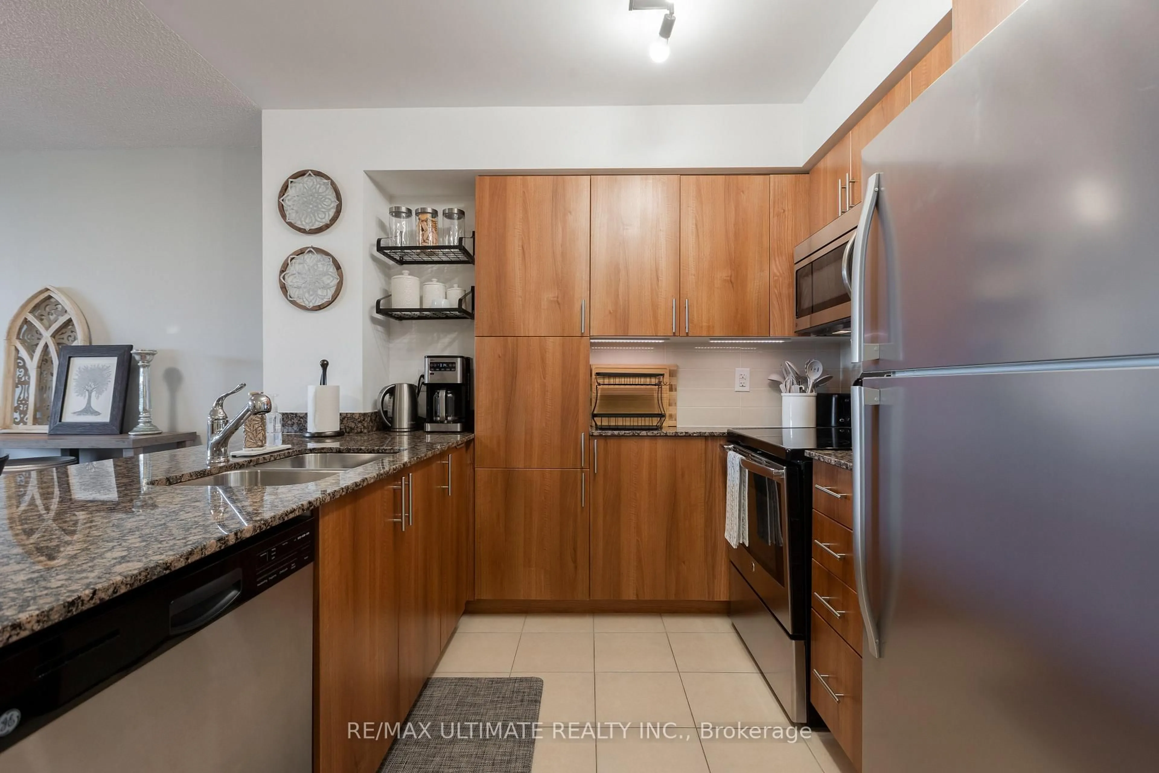 Standard kitchen, unknown for 830 Lawrence Ave #308, Toronto Ontario M6A 0B6