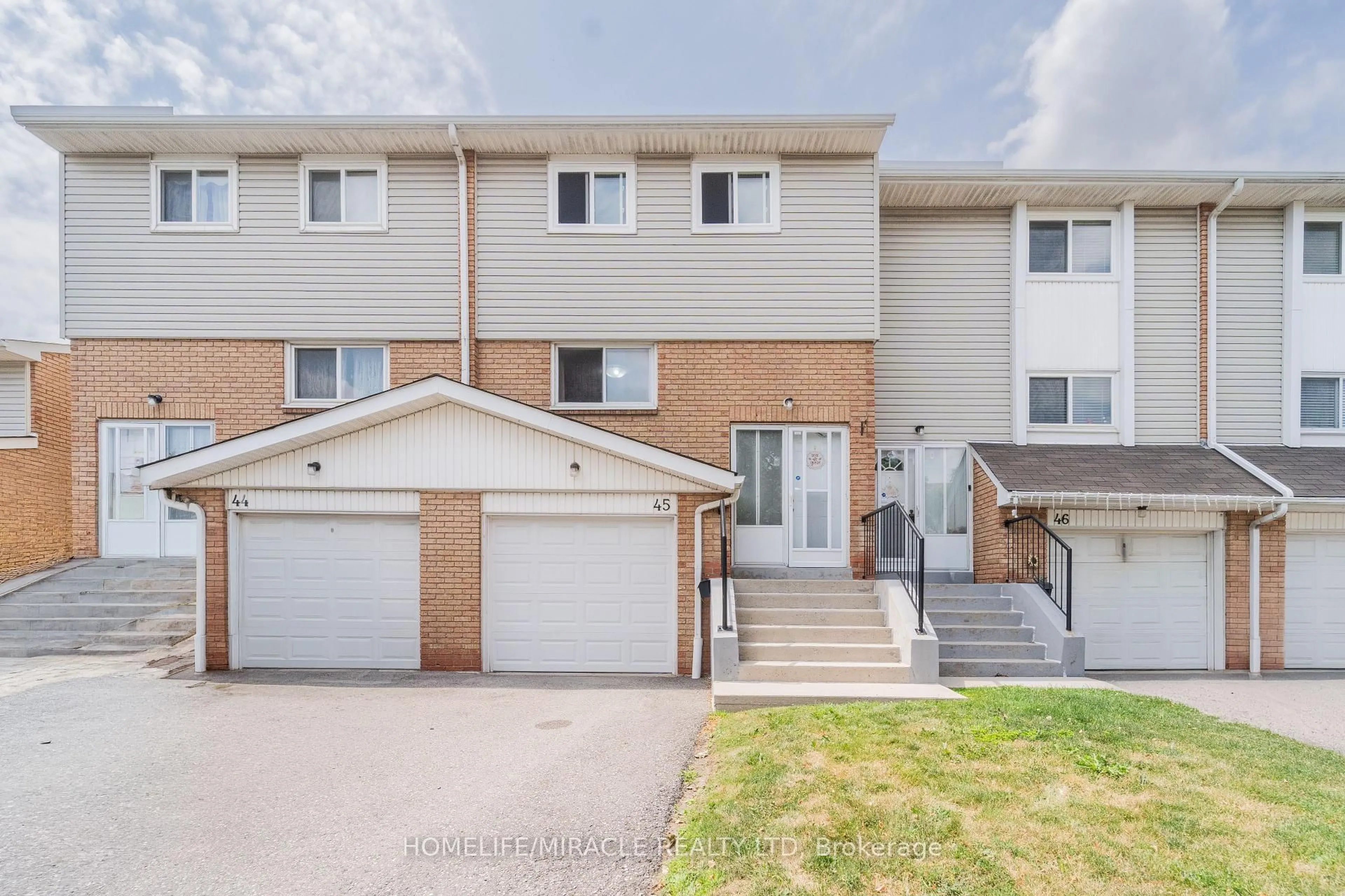 Unknown for 45 Lincoln Crt, Brampton Ontario L6T 3Z2