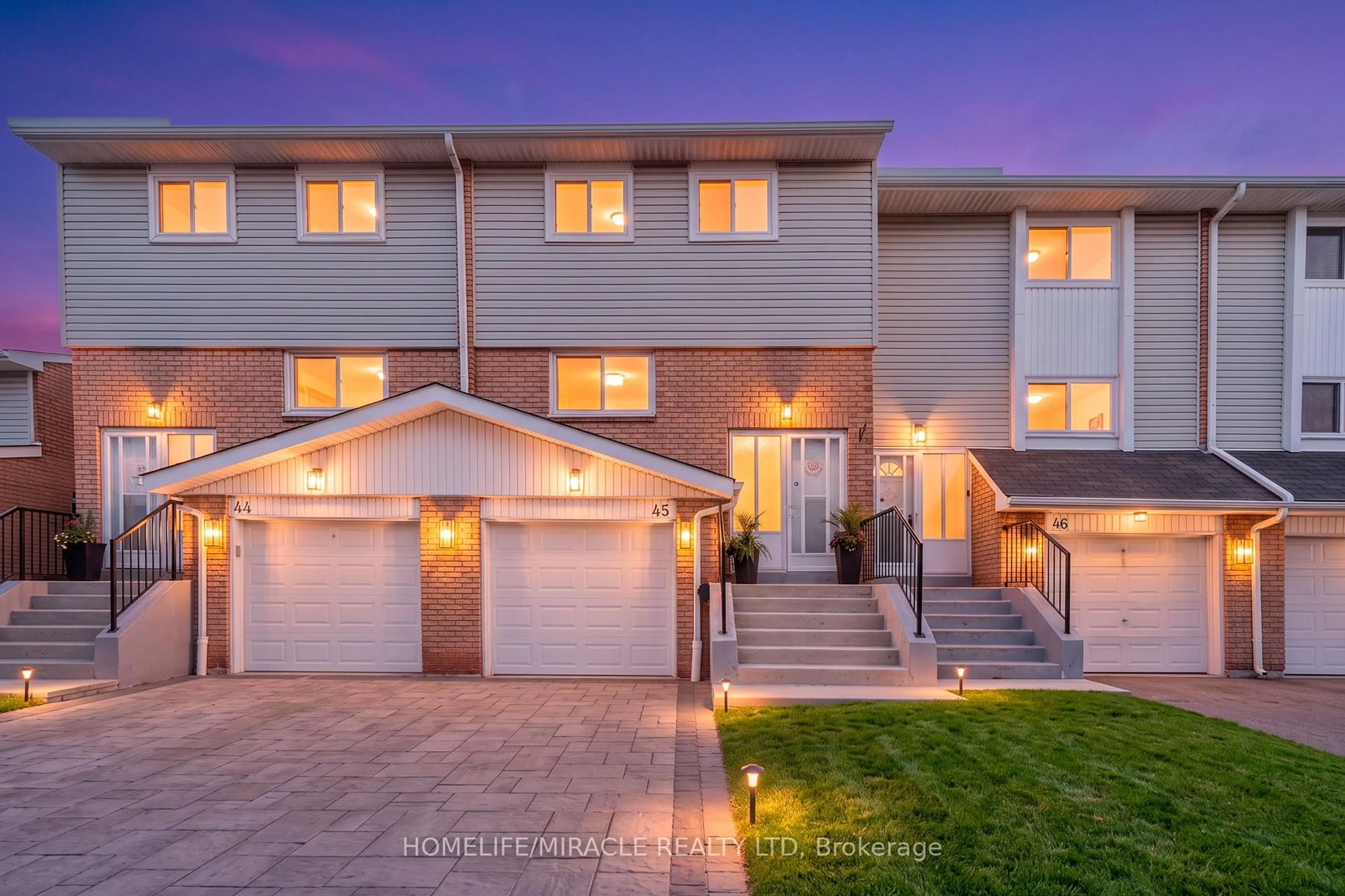 Unknown for 45 Lincoln Crt, Brampton Ontario L6T 3Z2