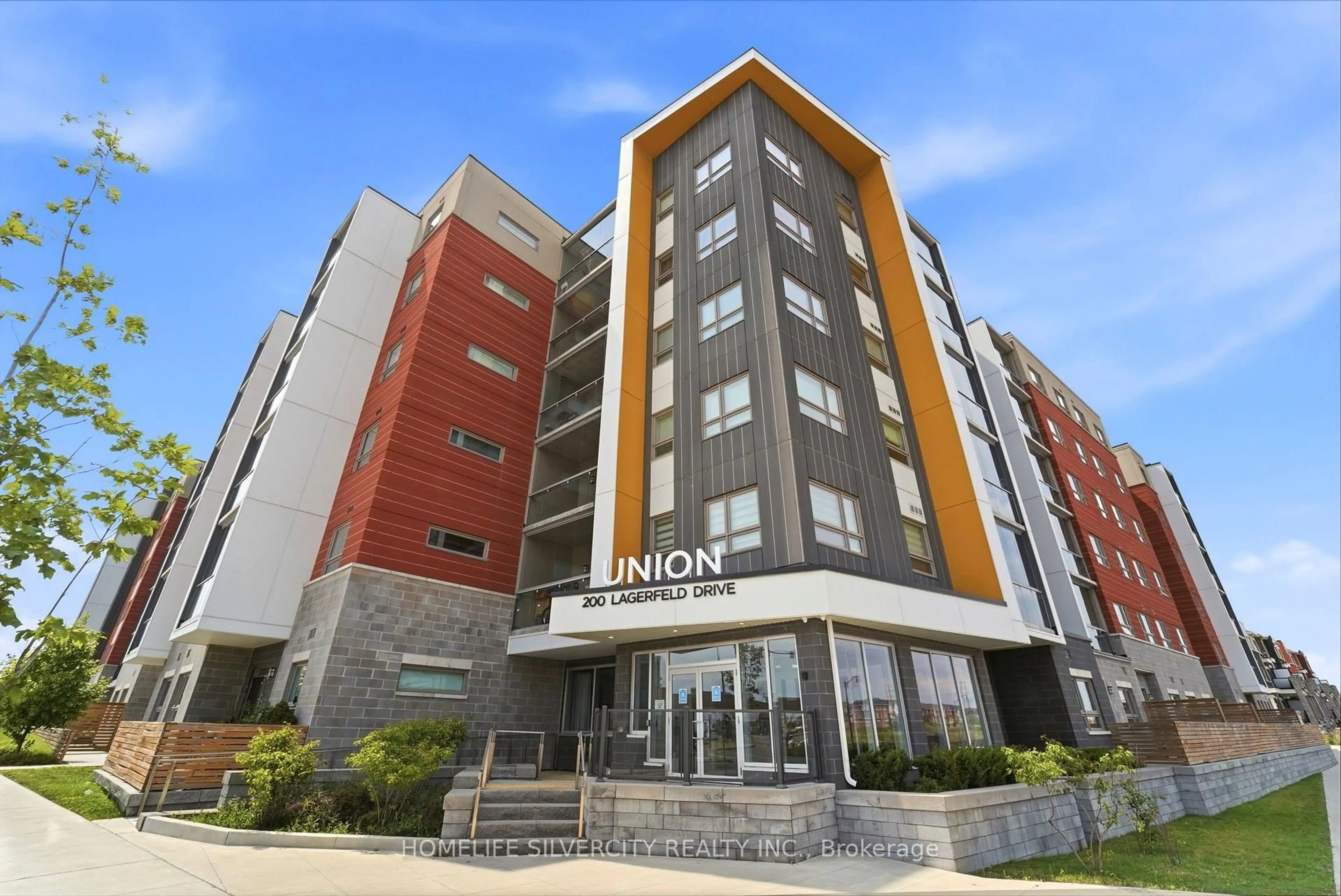 Indoor foyer for 200 Lagerfield Dr #604, Brampton Ontario L7A 5G5