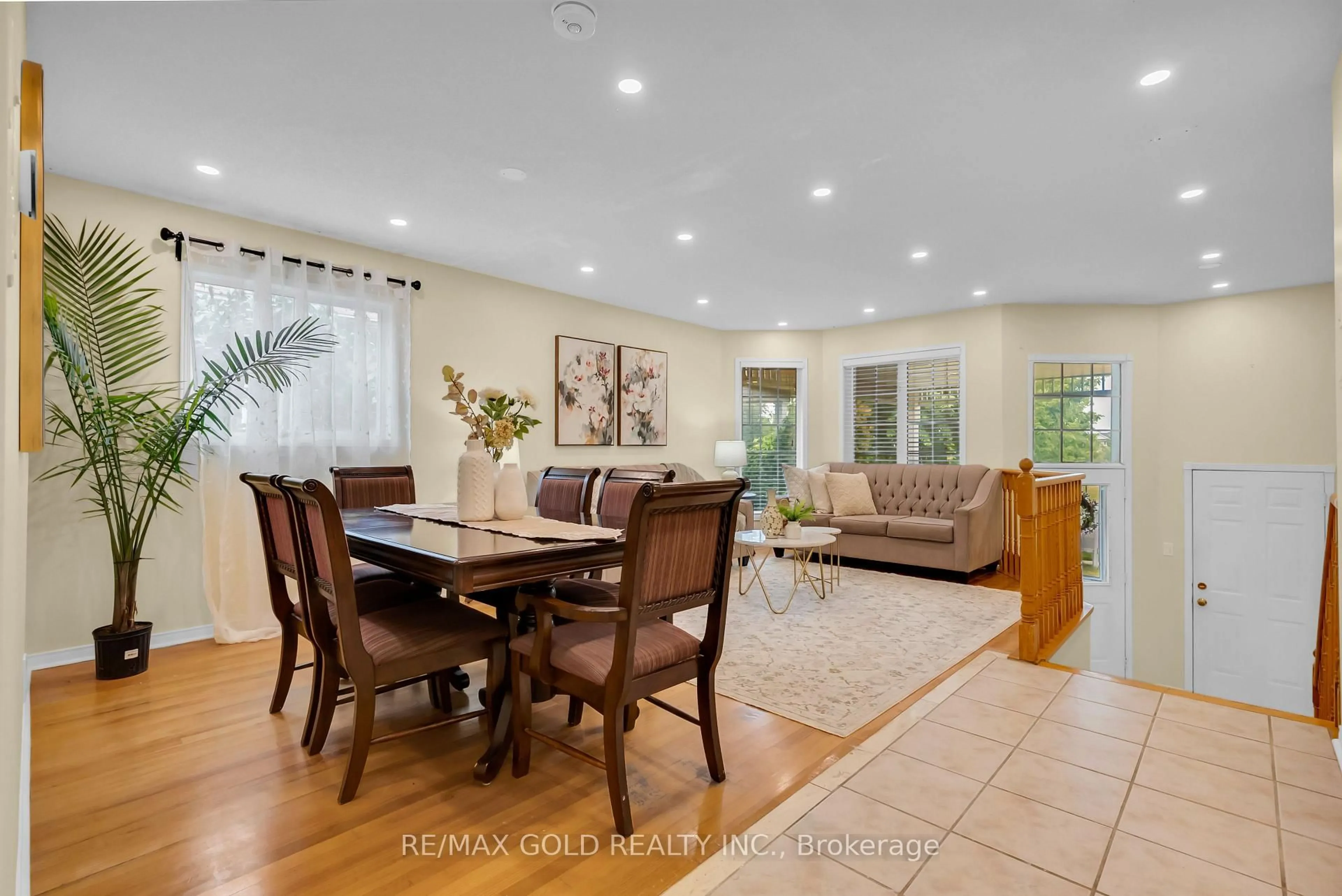 Dining room, unknown for 74 Fletchers Creek Blvd, Brampton Ontario L6X 4T1