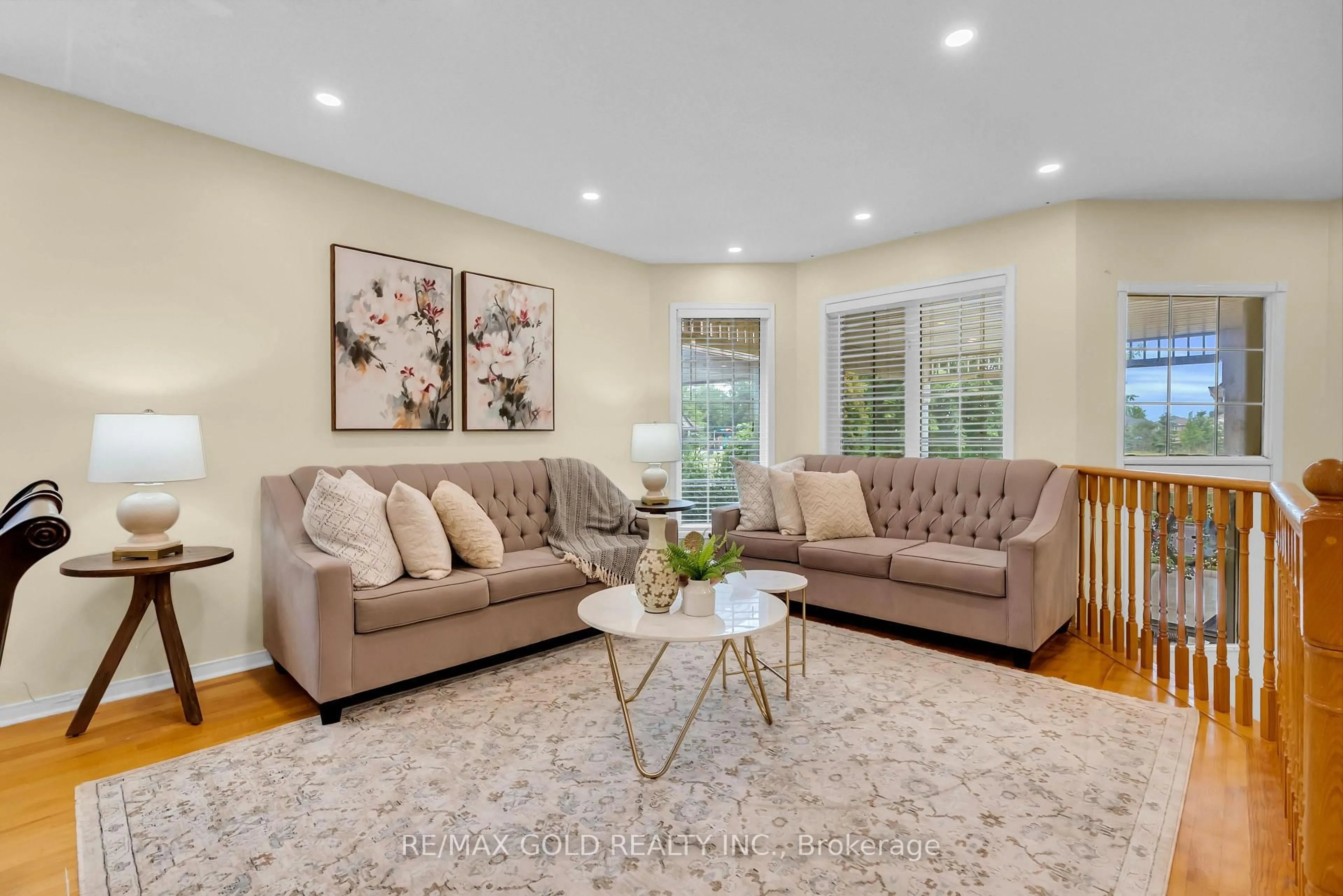 Living room with furniture, unknown for 74 Fletchers Creek Blvd, Brampton Ontario L6X 4T1