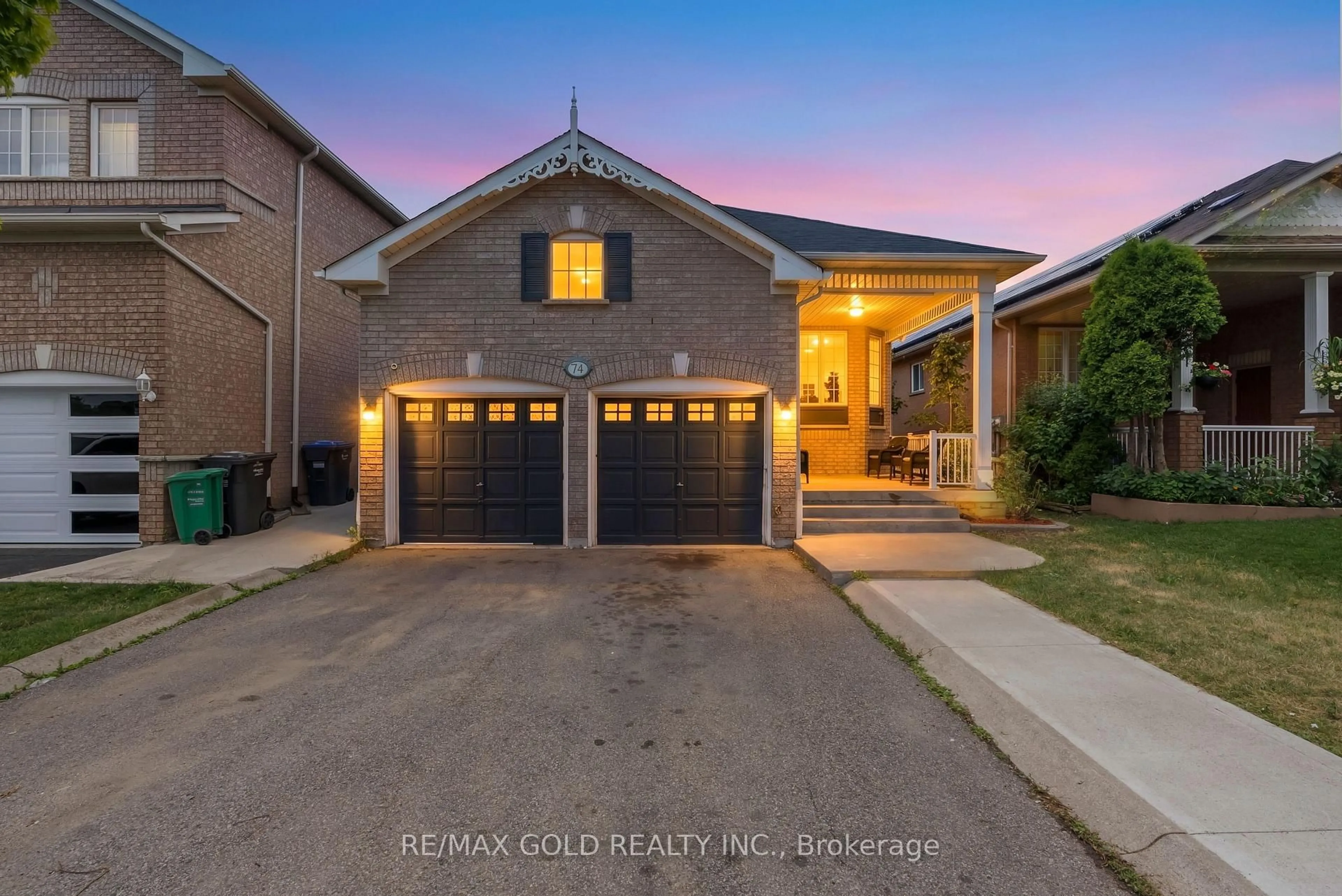 Home with brick exterior material, street for 74 Fletchers Creek Blvd, Brampton Ontario L6X 4T1