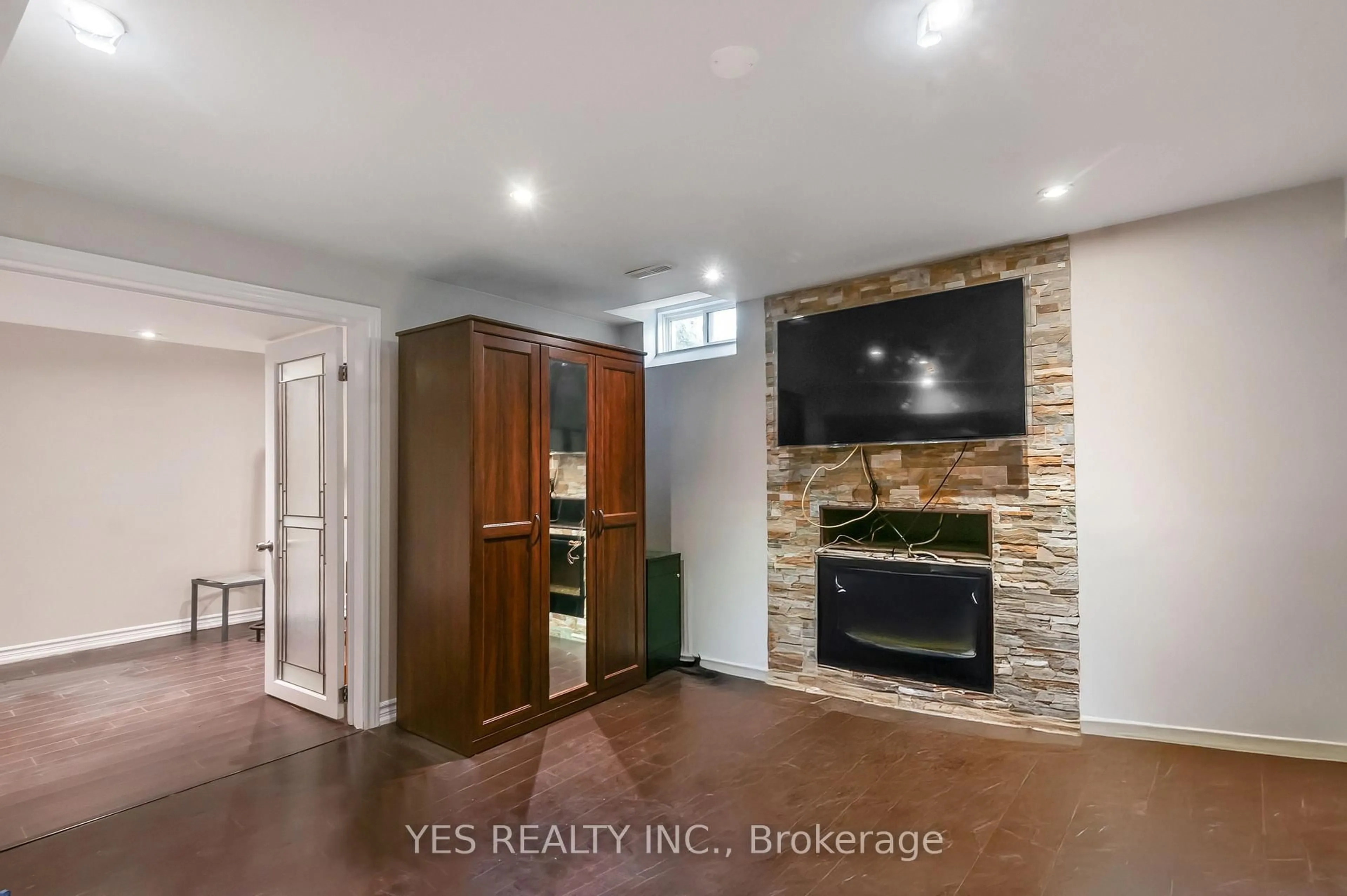 Unknown for 19 Virtues Ave, Brampton Ontario L7A 2R8