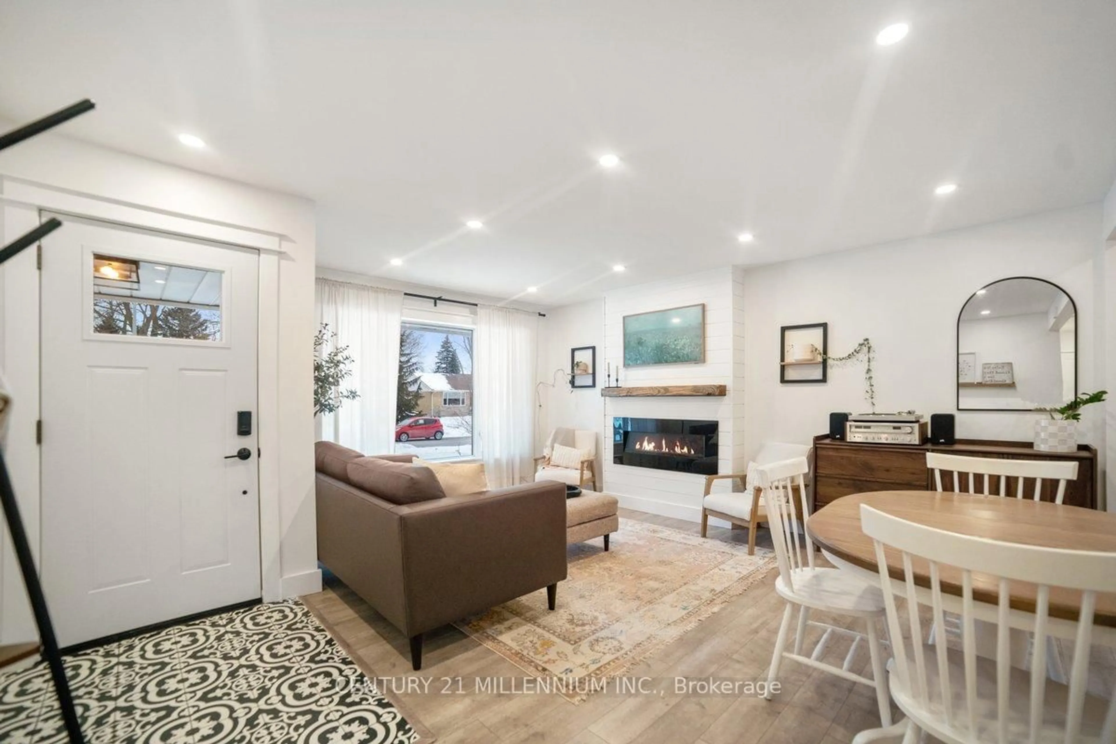 Living room with furniture, unknown for 110 Zina St, Orangeville Ontario L9W 1E8