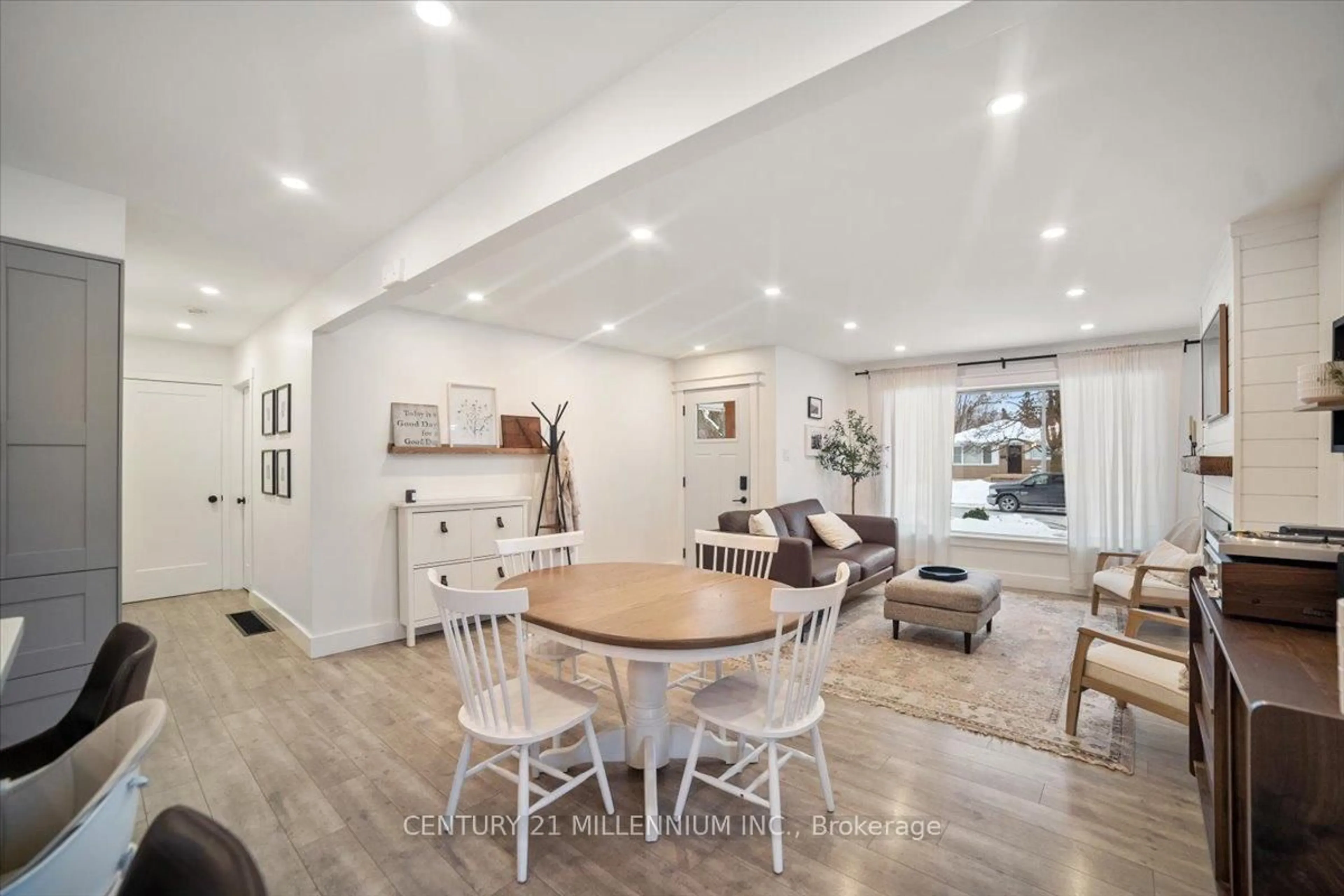 Open concept kitchen, unknown for 110 Zina St, Orangeville Ontario L9W 1E8