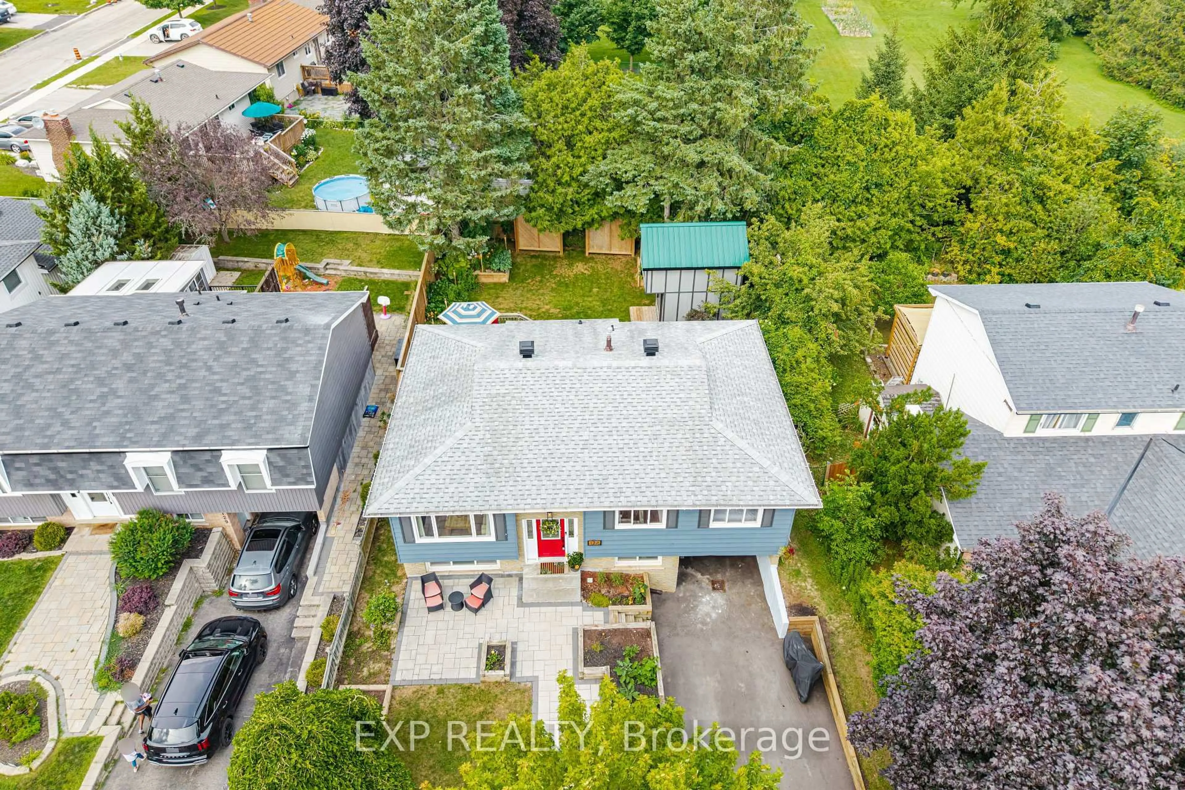 A pic from outside/outdoor area/front of a property/back of a property/a pic from drone, street for 127 Acton Blvd, Halton Hills Ontario L7J 2S4