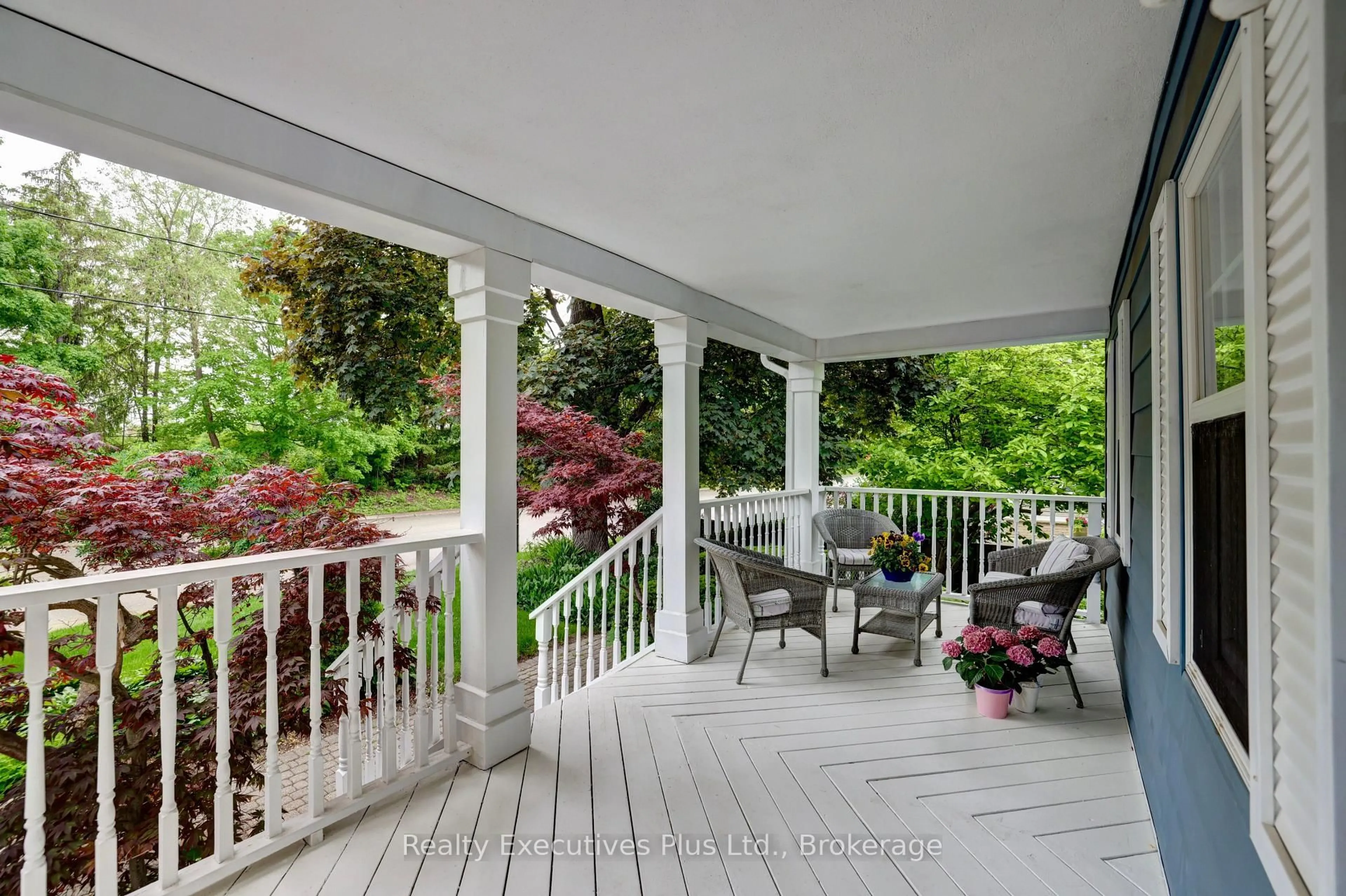 Patio, water/lake/river/ocean view for 322 Pine Ave, Oakville Ontario L6J 2J9